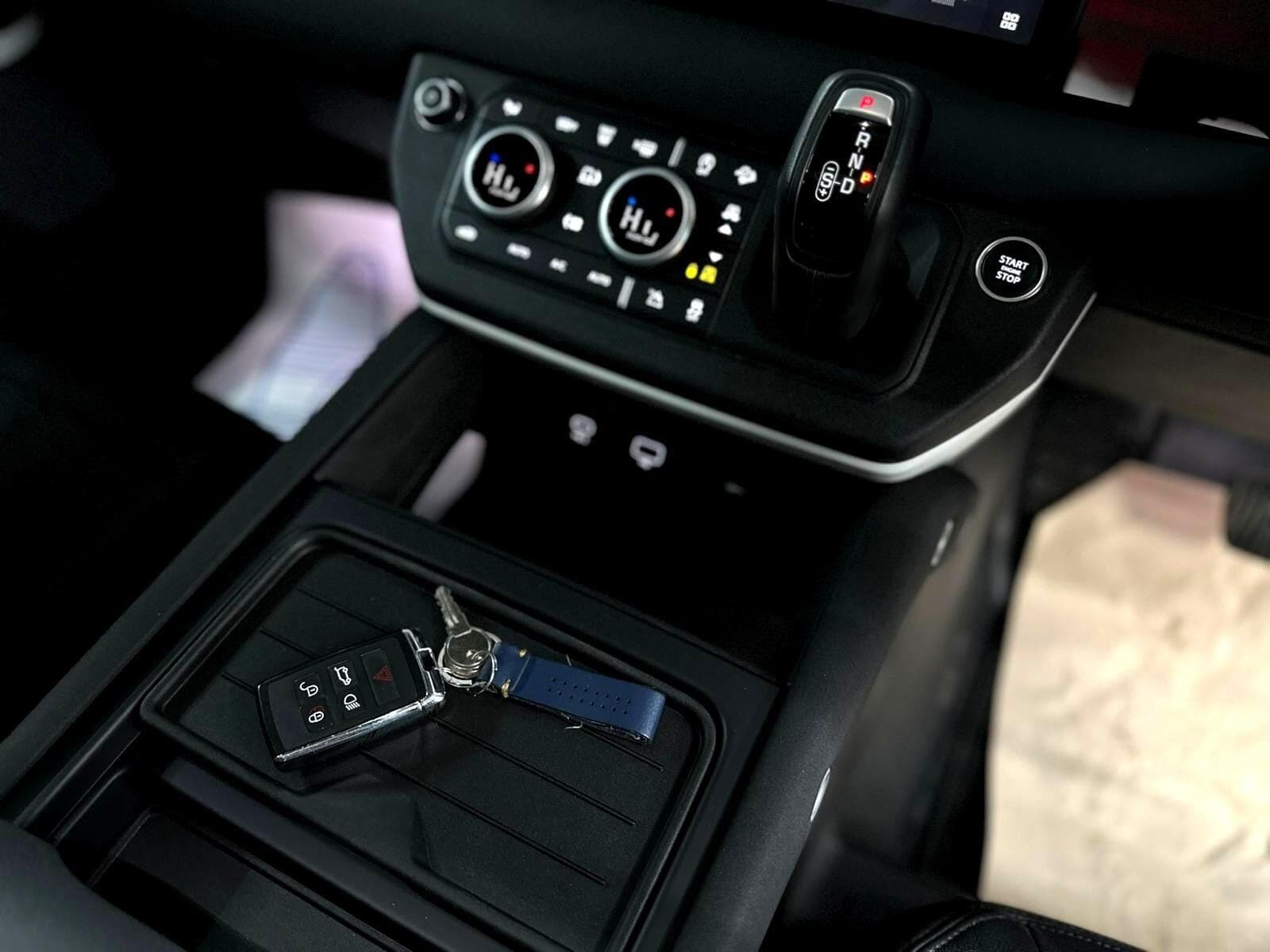 2024 Land Rover Defender 110 - Thumbnail 44