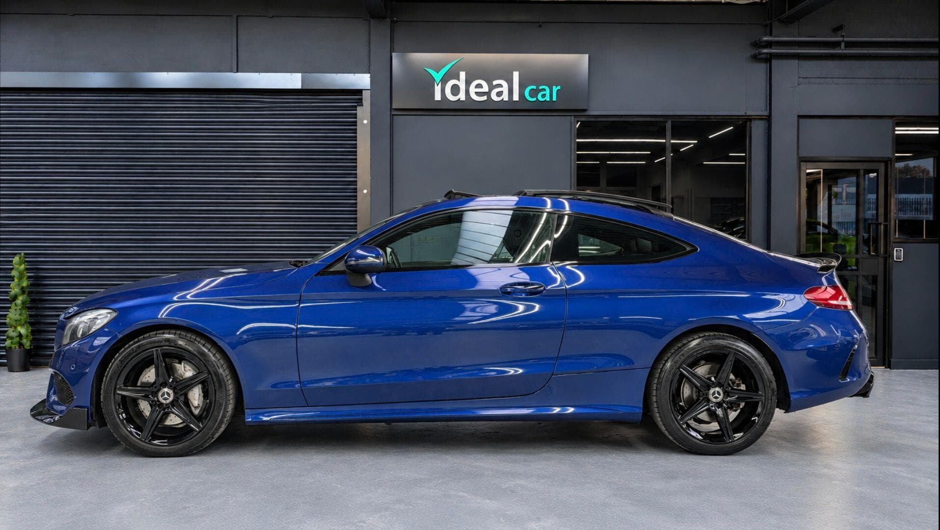 2017 Mercedes-Benz C Class - Thumbnail 3