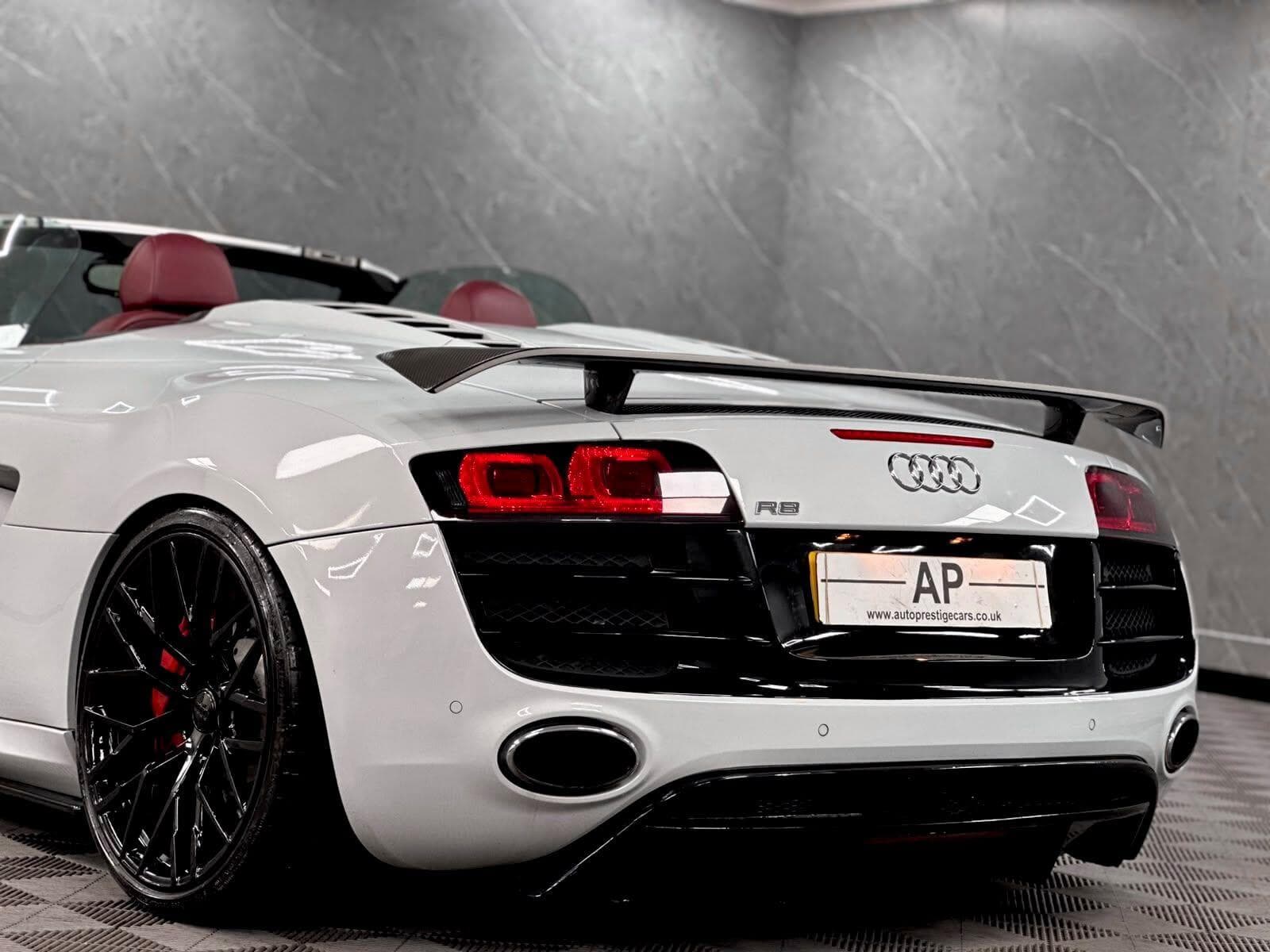2010 Audi R8 - Thumbnail 39