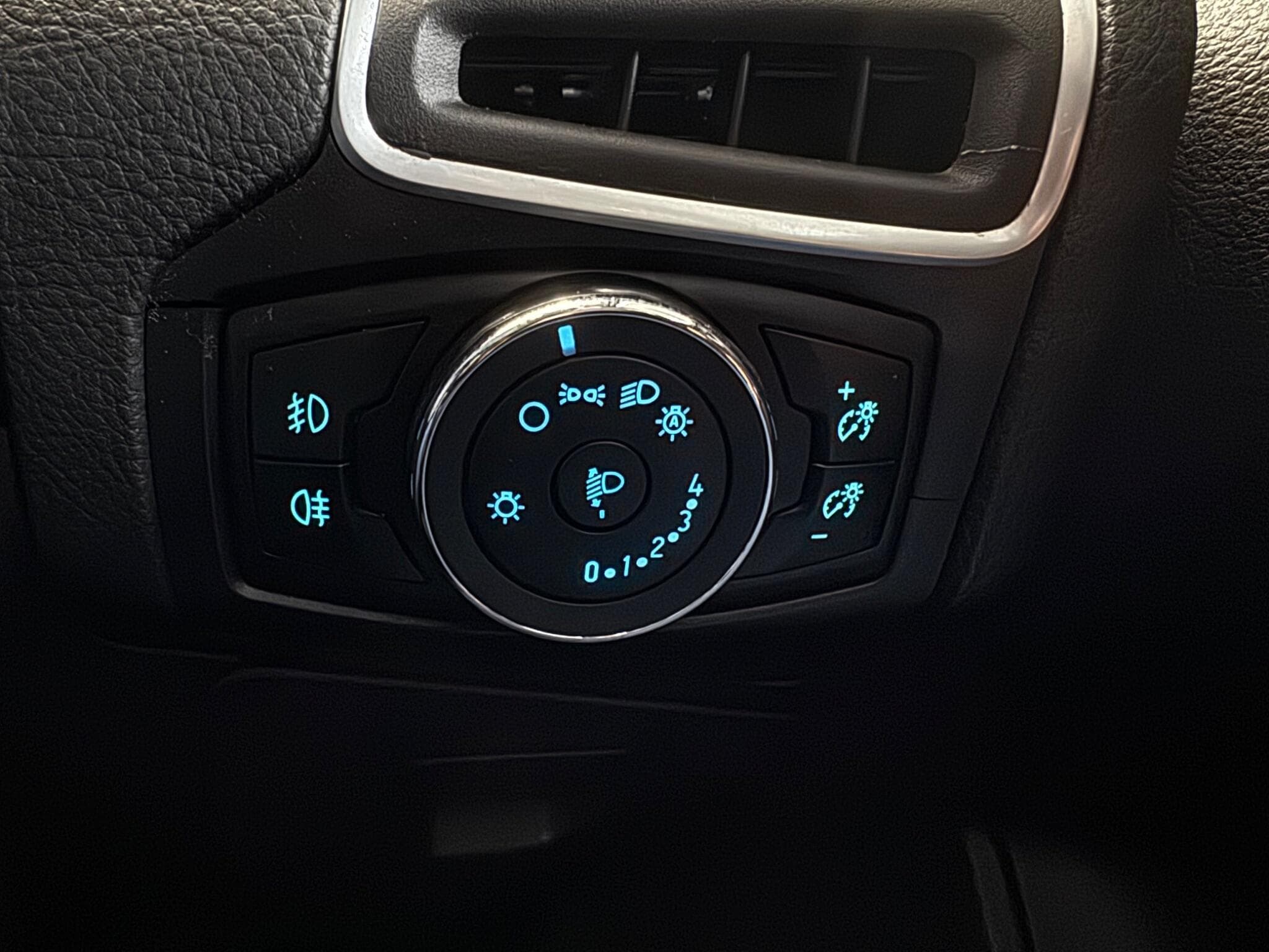 2014 Ford Focus - Thumbnail 22