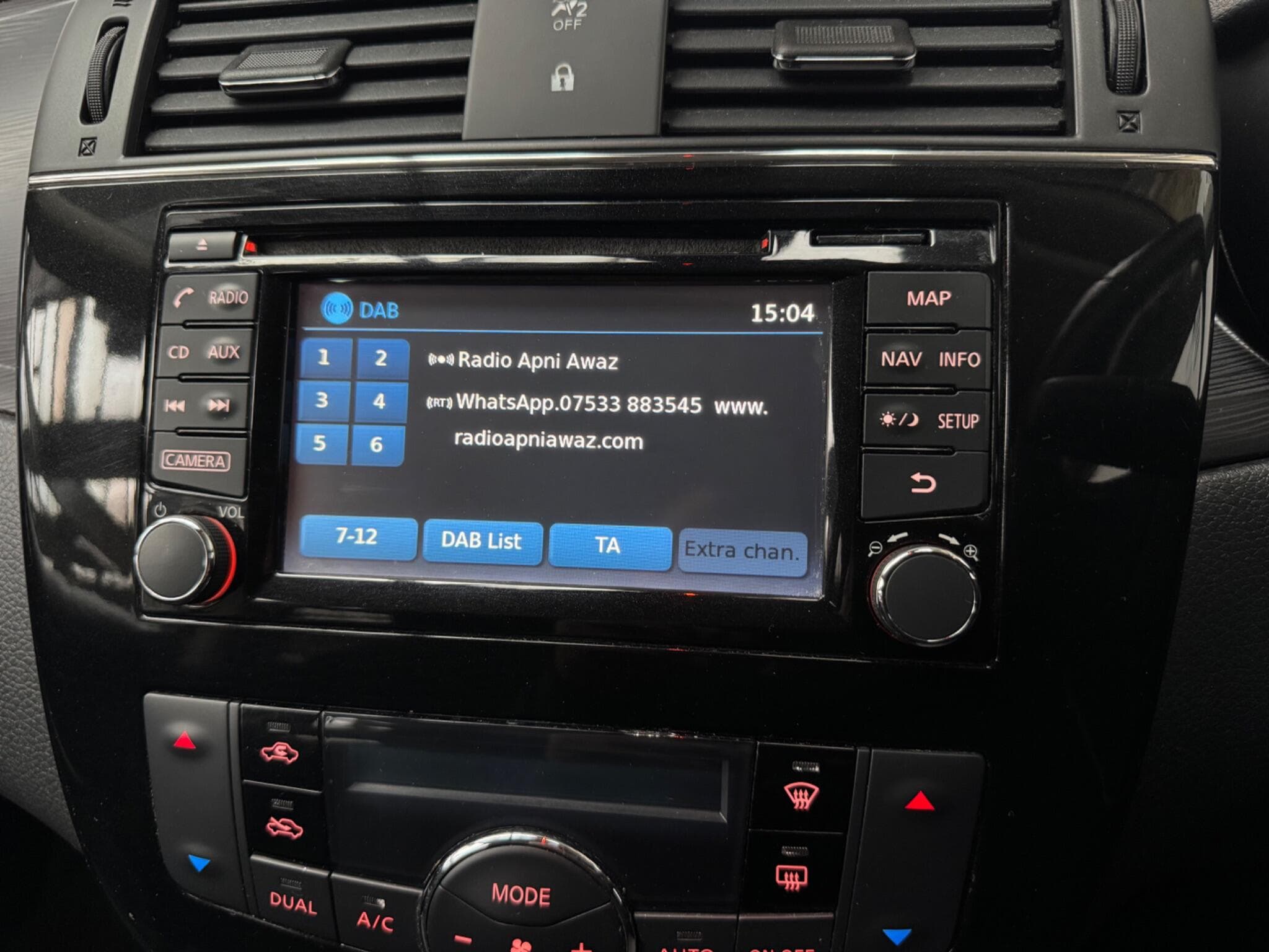 2015 Nissan Pulsar - Thumbnail 15