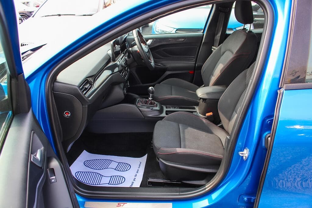 2019 Ford Focus - Thumbnail 17