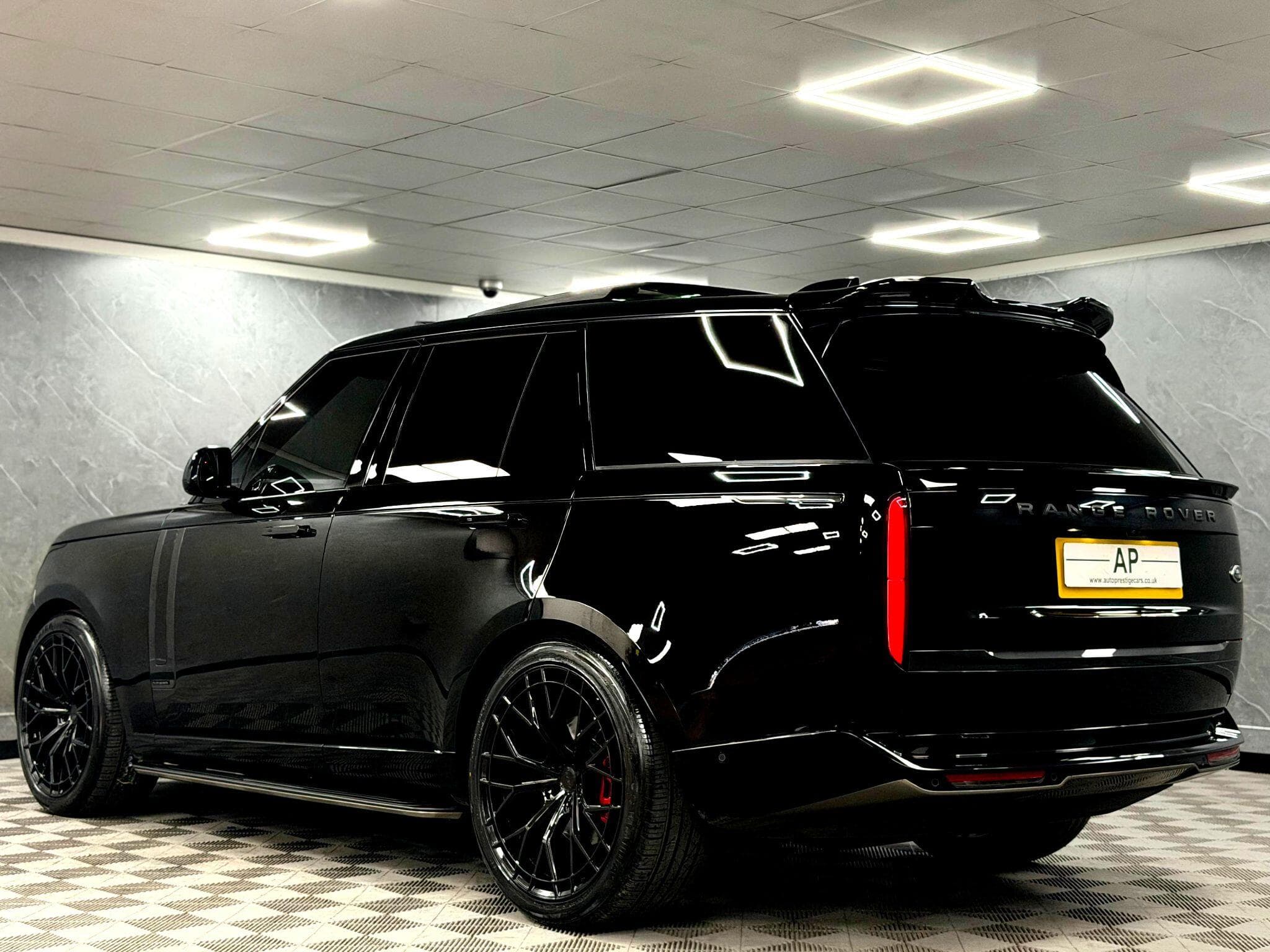 2022 Land Rover Range Rover - Thumbnail 24