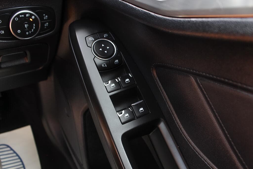 2019 Ford Focus - Thumbnail 42