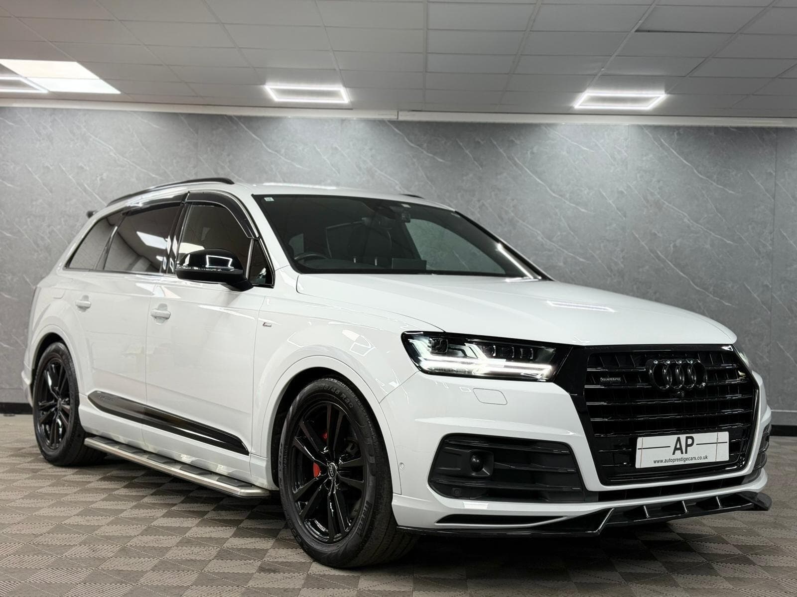 2017 Audi Q7 - Thumbnail 4