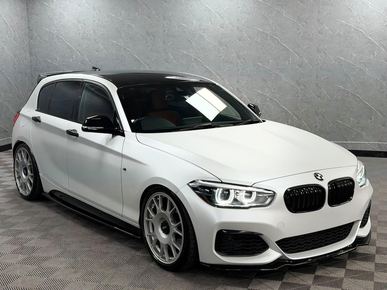 2017 BMW 1 Series - Thumbnail 21