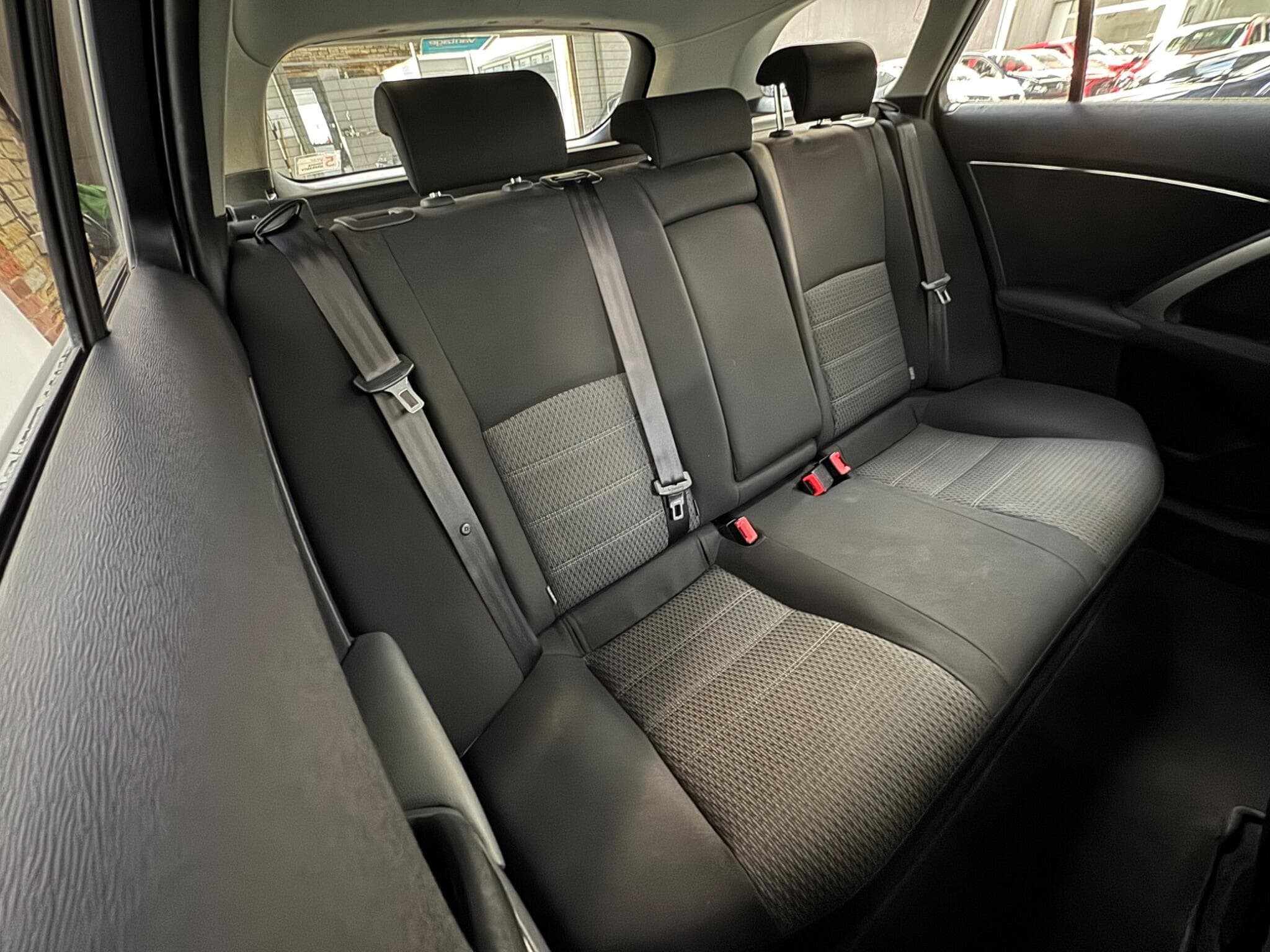 2014 Toyota Avensis - Thumbnail 12