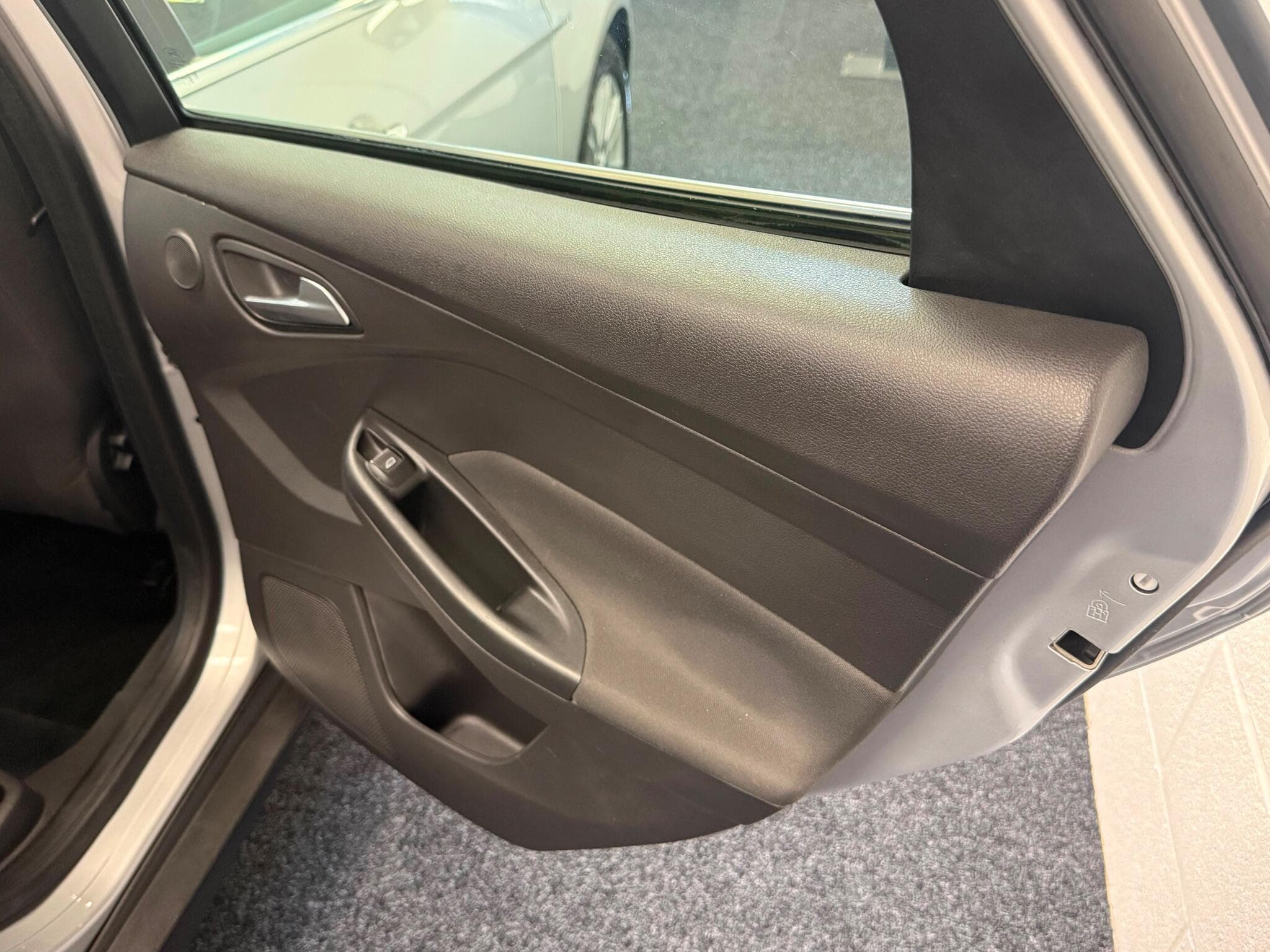 2012 Ford Focus - Thumbnail 36
