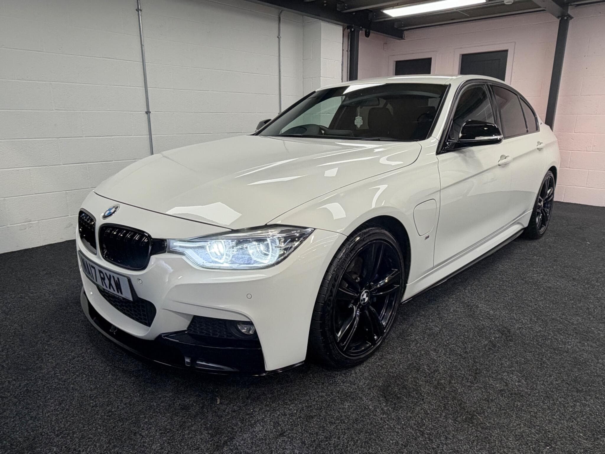 2017 BMW 3 Series - Thumbnail 6