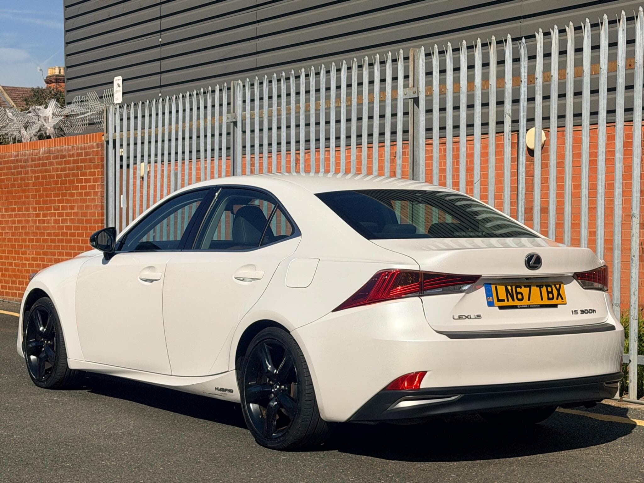 2017 Lexus IS - Thumbnail 10