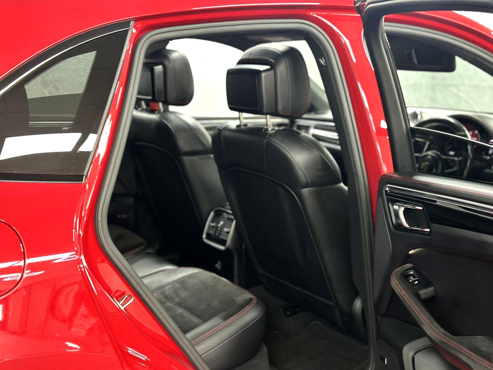 2016 Porsche Macan - Thumbnail 41