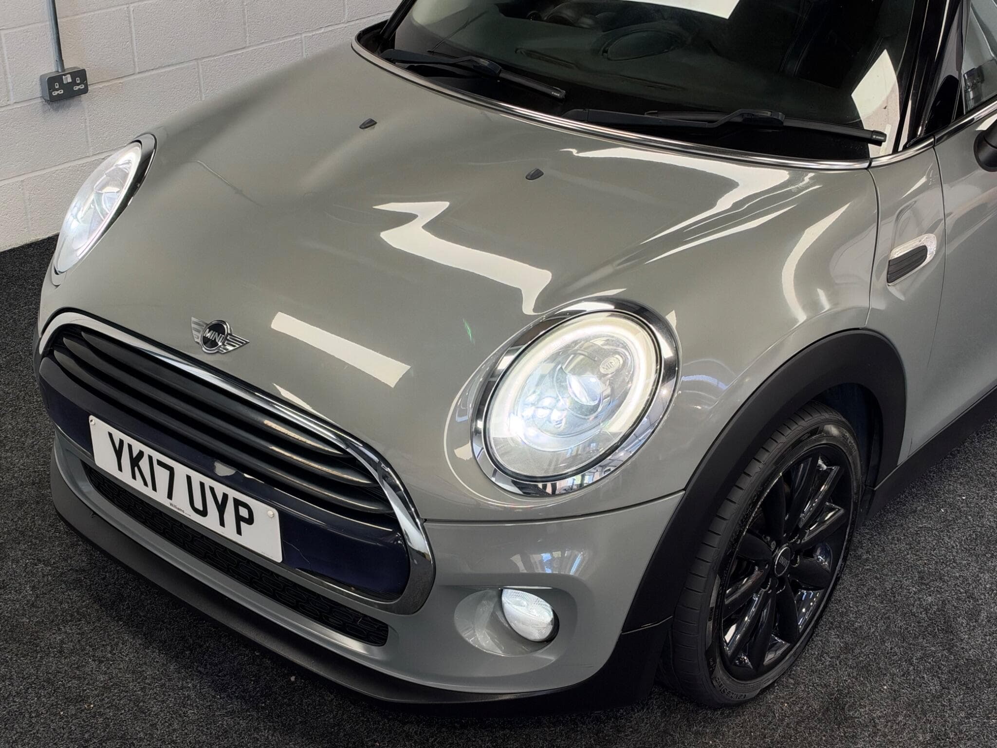 2017 MINI Hatch - Thumbnail 38