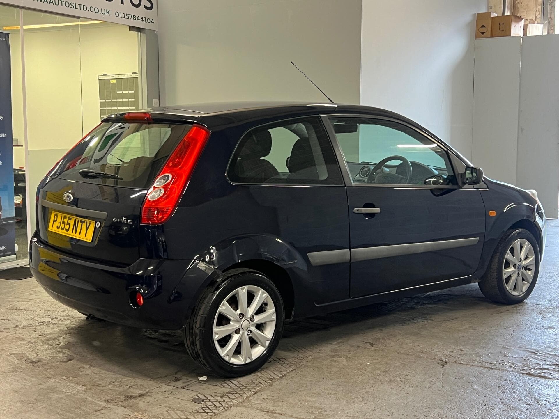 2005 Ford Fiesta - Thumbnail 11