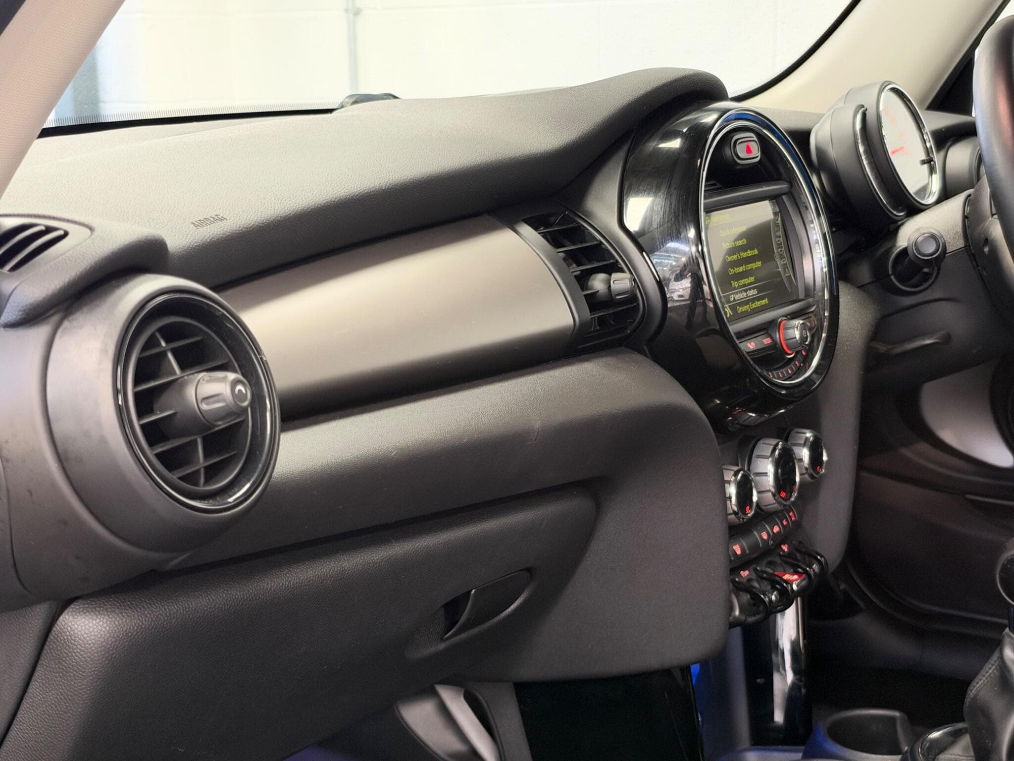 2017 MINI Hatch - Thumbnail 14