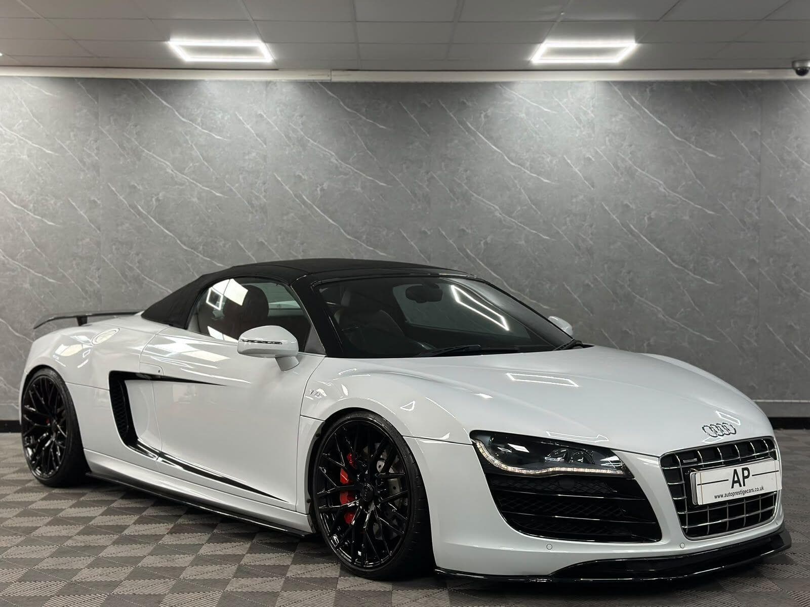 2010 Audi R8 - Thumbnail 52