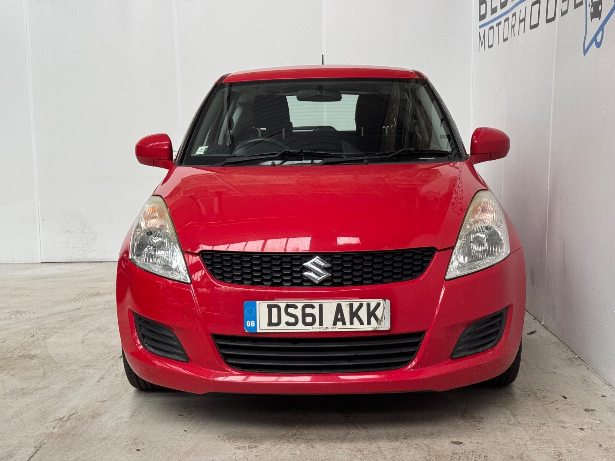 2012 Suzuki Swift - Thumbnail 2
