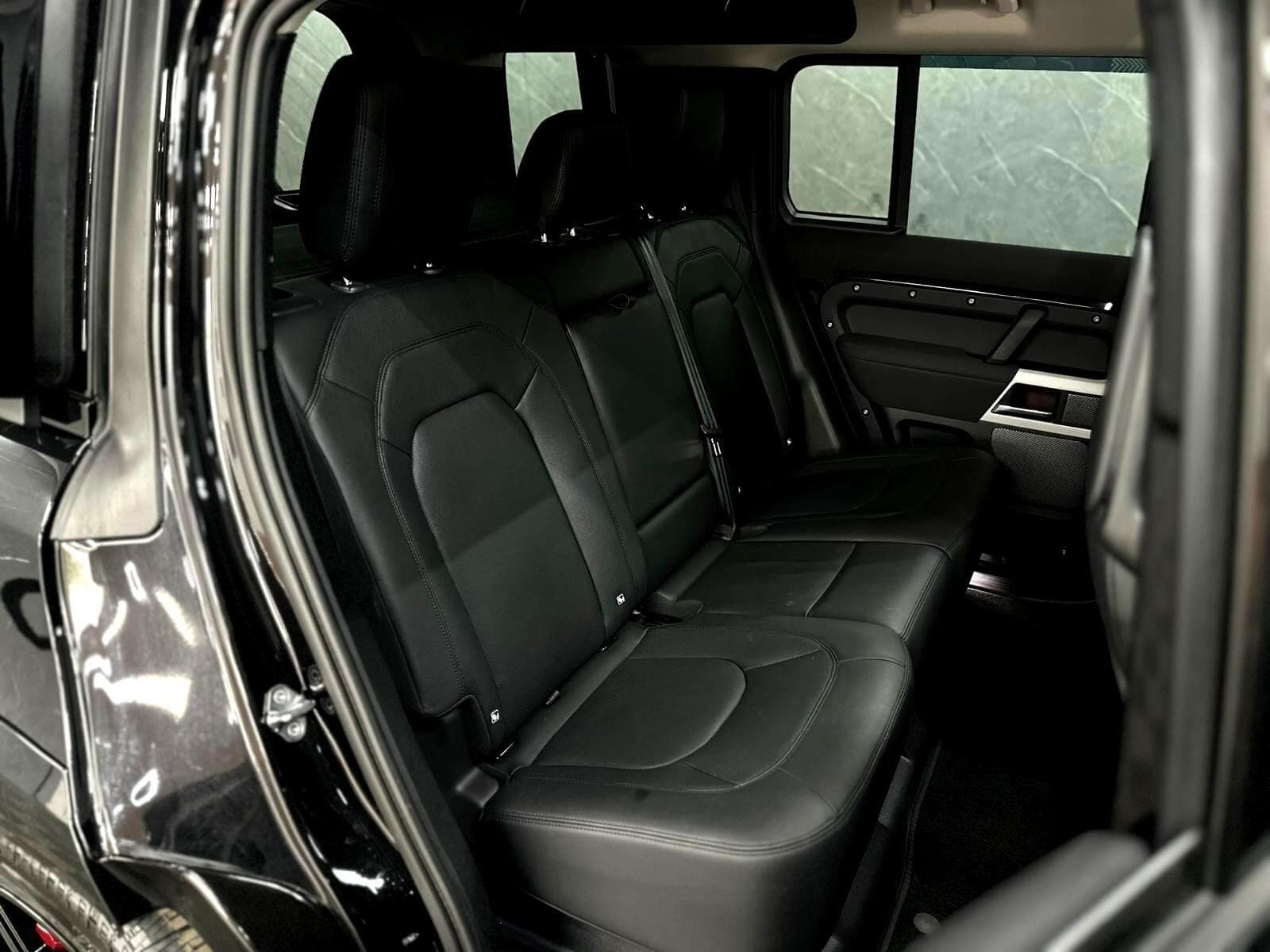 2024 Land Rover Defender 110 - Thumbnail 55