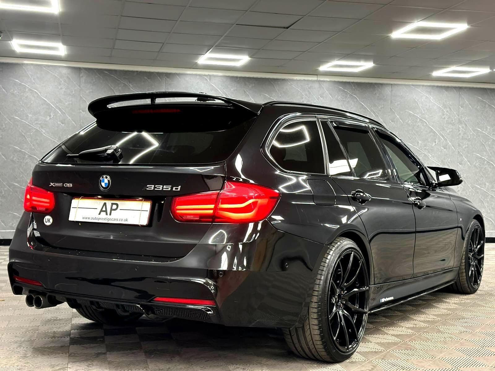 2015 BMW 3 Series - Thumbnail 38