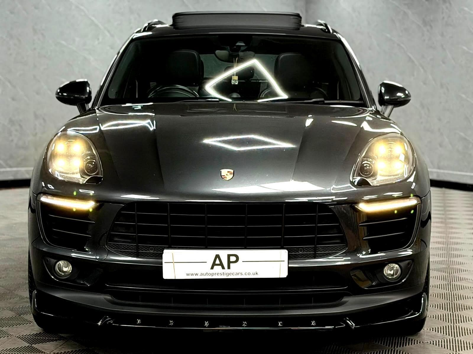 2017 Porsche Macan - Thumbnail 12