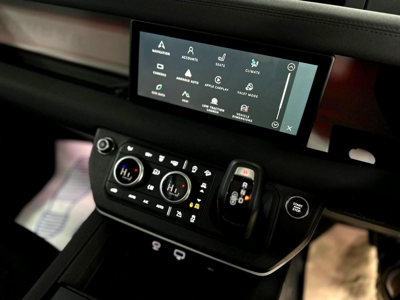 2024 Land Rover Defender 110 - Thumbnail 46