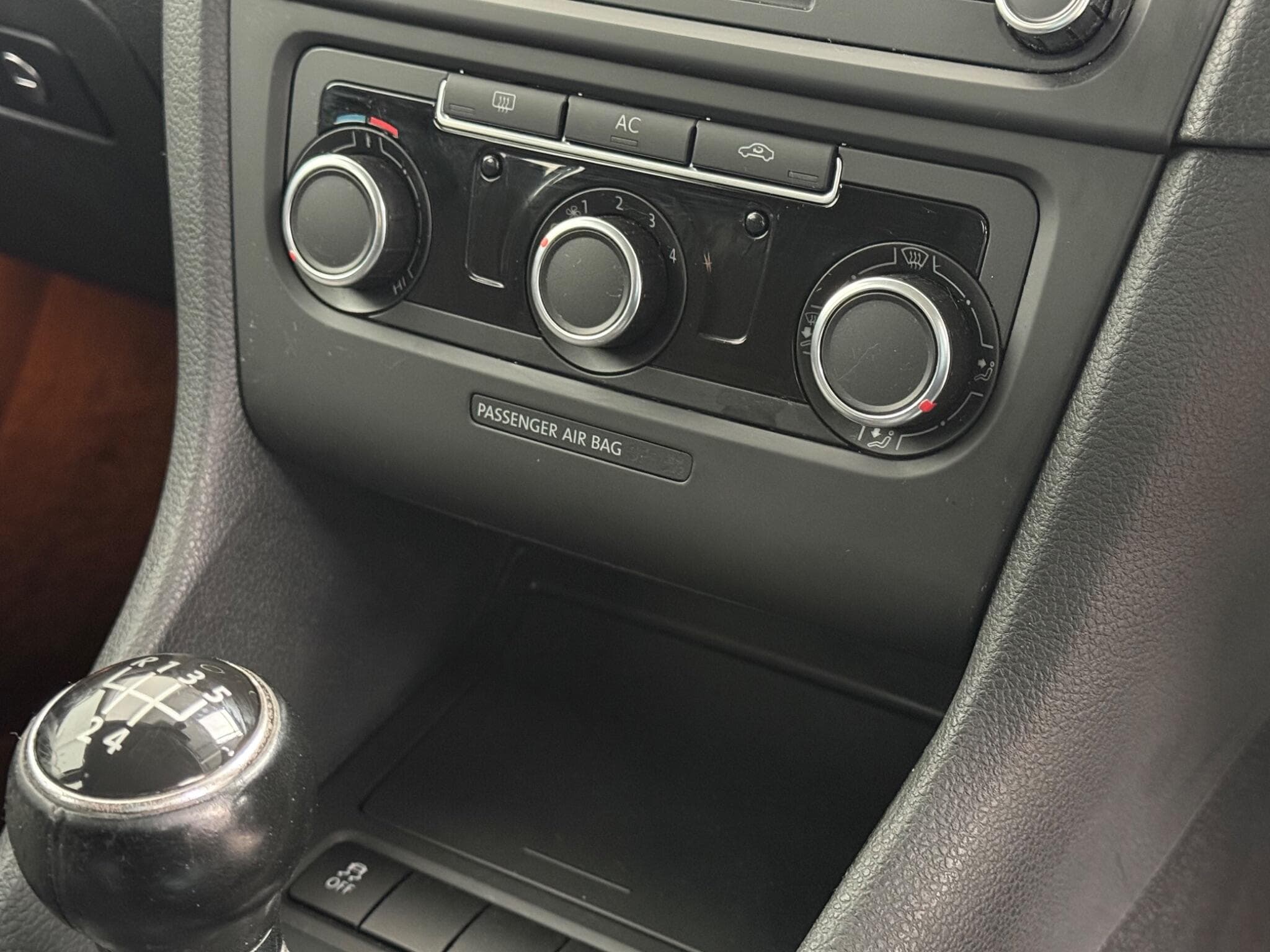 2011 Volkswagen Golf - Thumbnail 28