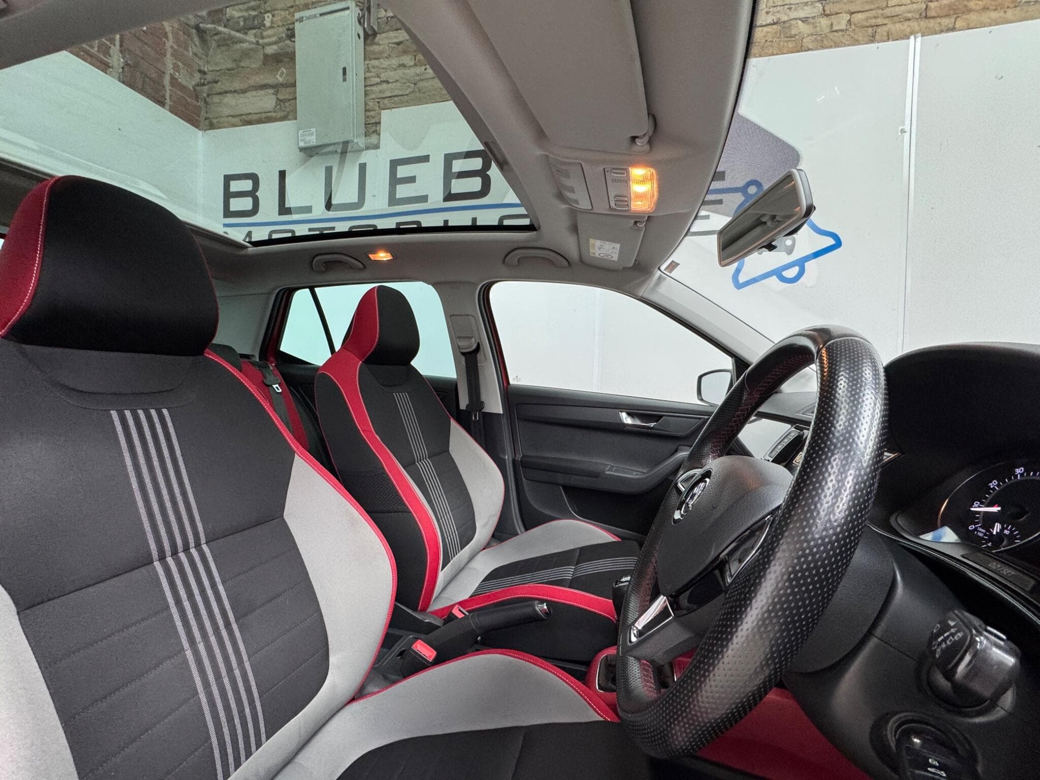 2015 Skoda Fabia - Thumbnail 26