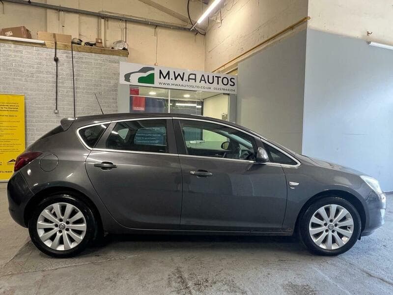 2012 Vauxhall Astra - Thumbnail 7