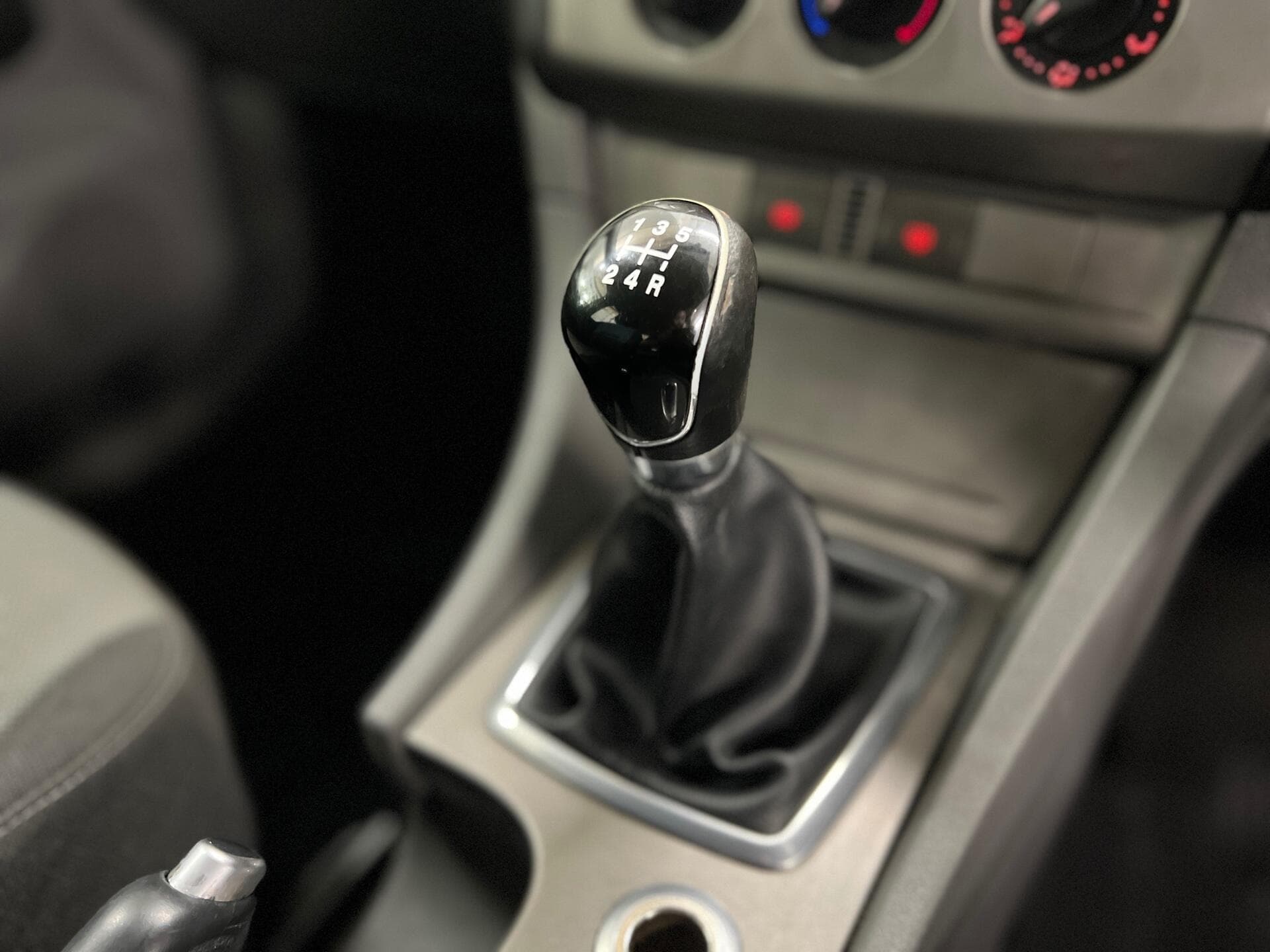 2009 Ford Focus - Thumbnail 27