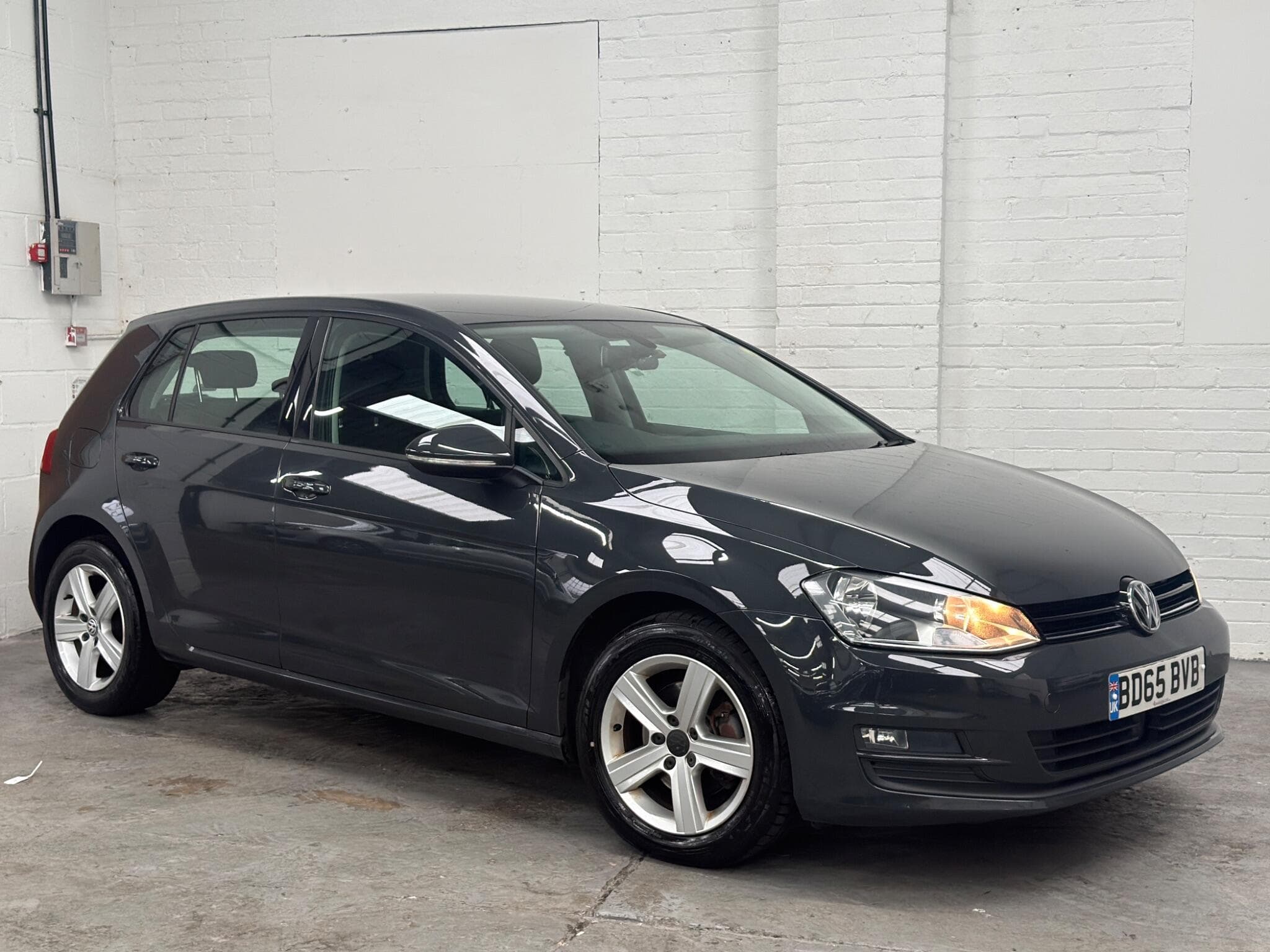 2015 Volkswagen Golf - Main