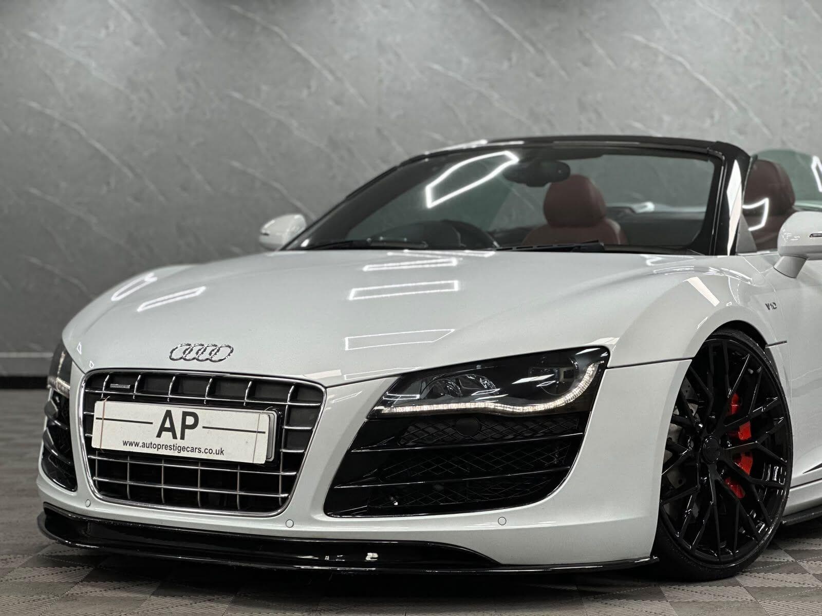 2010 Audi R8 - Thumbnail 25