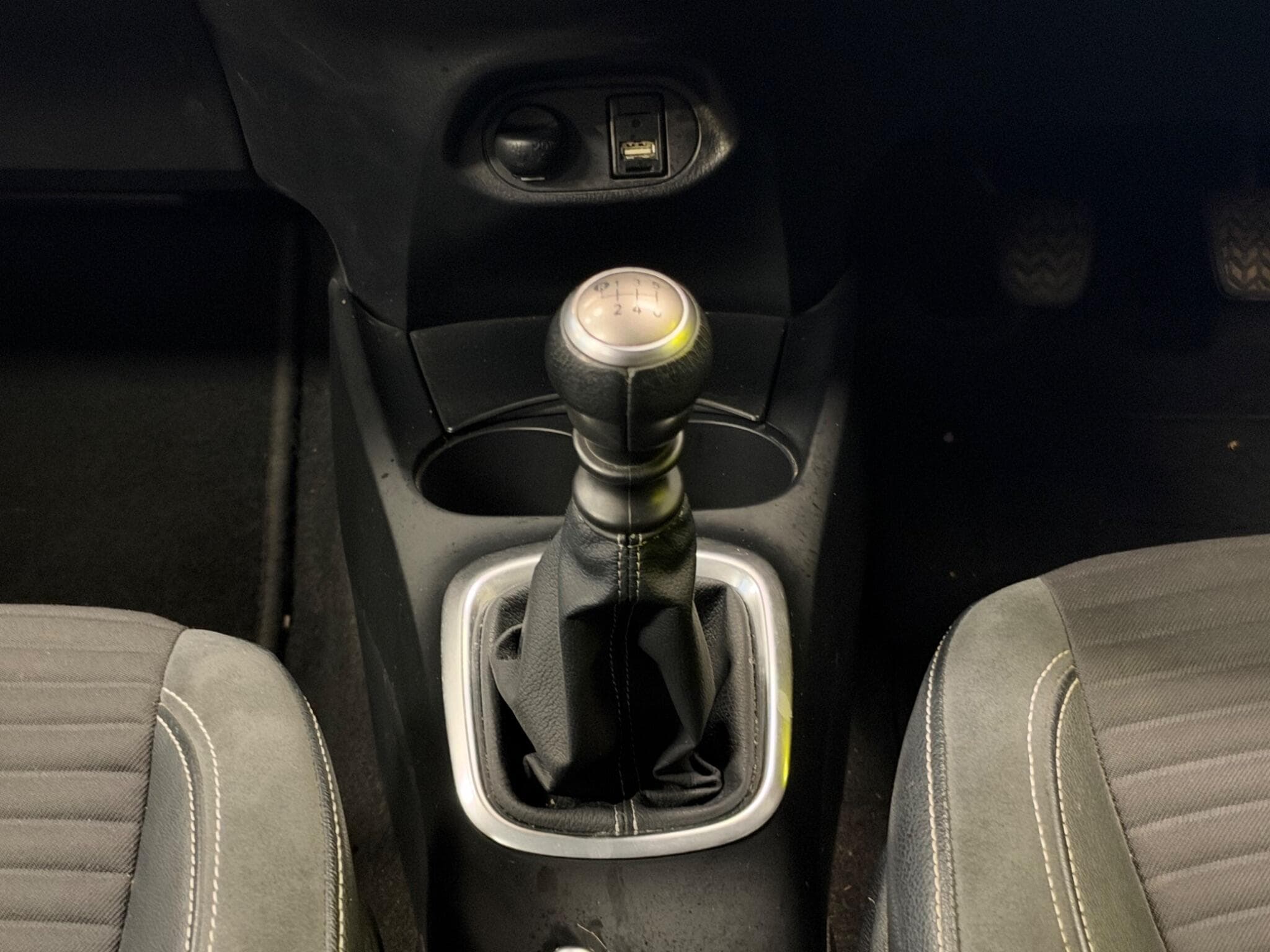 2014 Toyota Yaris - Thumbnail 16