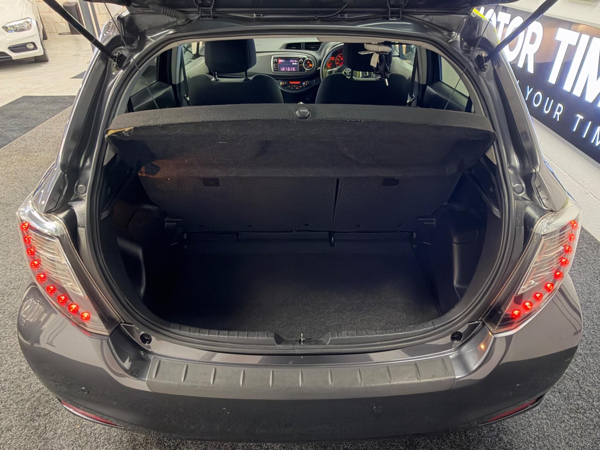 2014 Toyota Yaris - Thumbnail 33