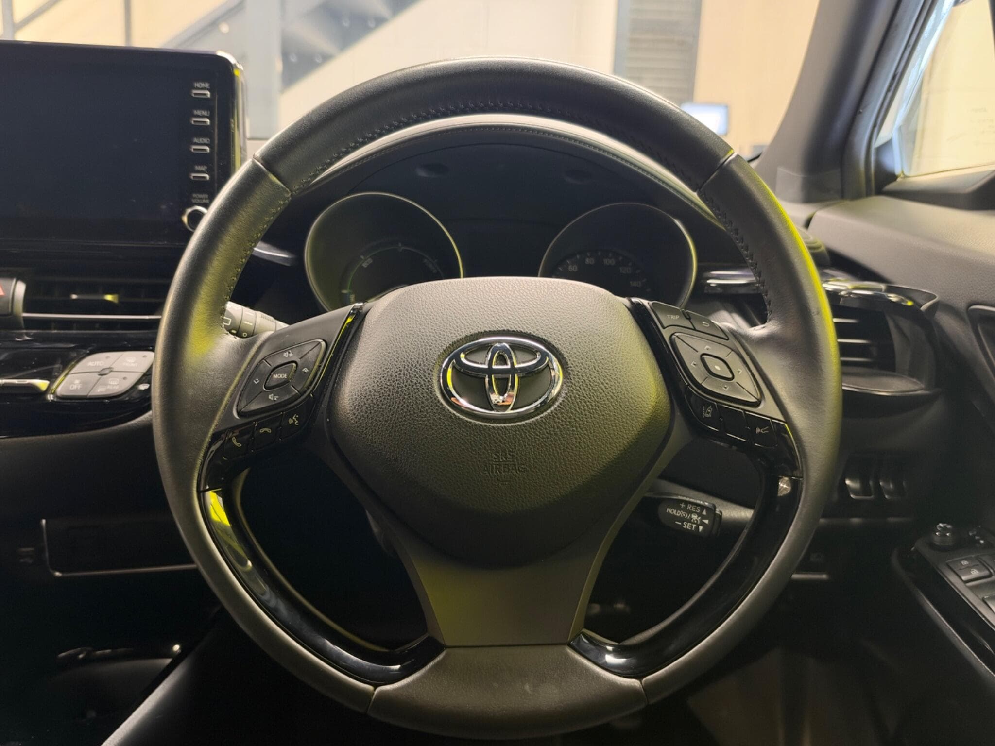 2022 Toyota C-HR - Thumbnail 31