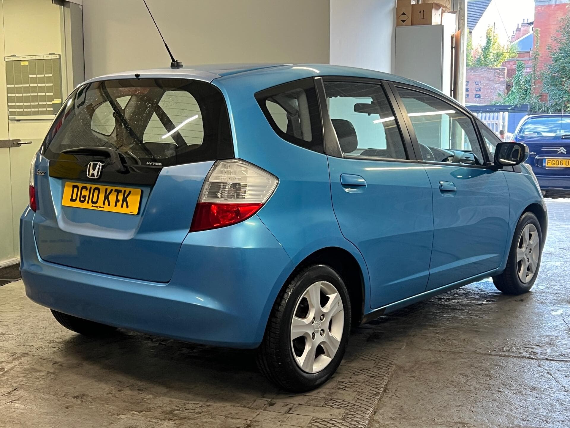 2010 Honda Jazz - Thumbnail 9