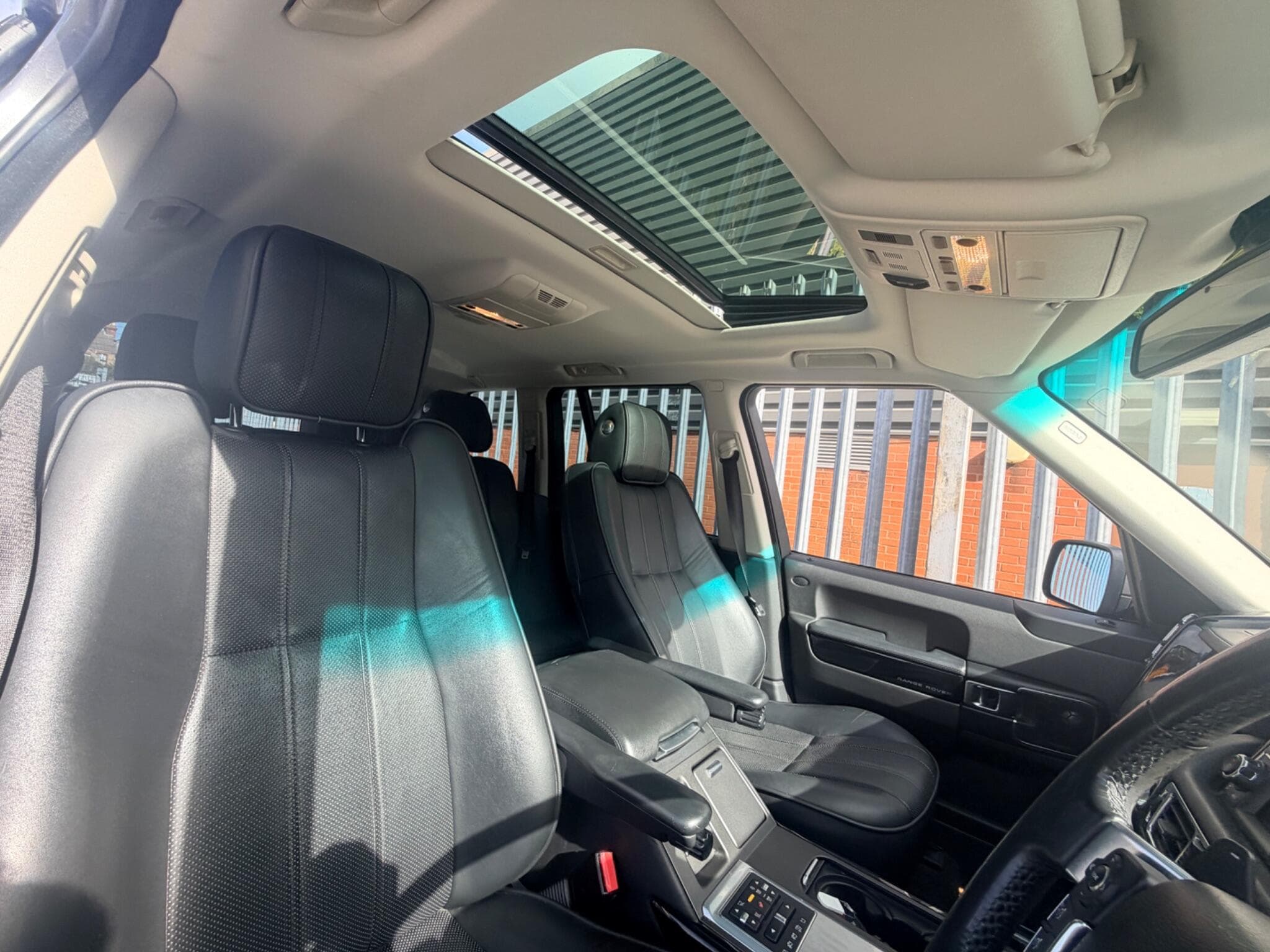 2012 Land Rover Range Rover - Thumbnail 7