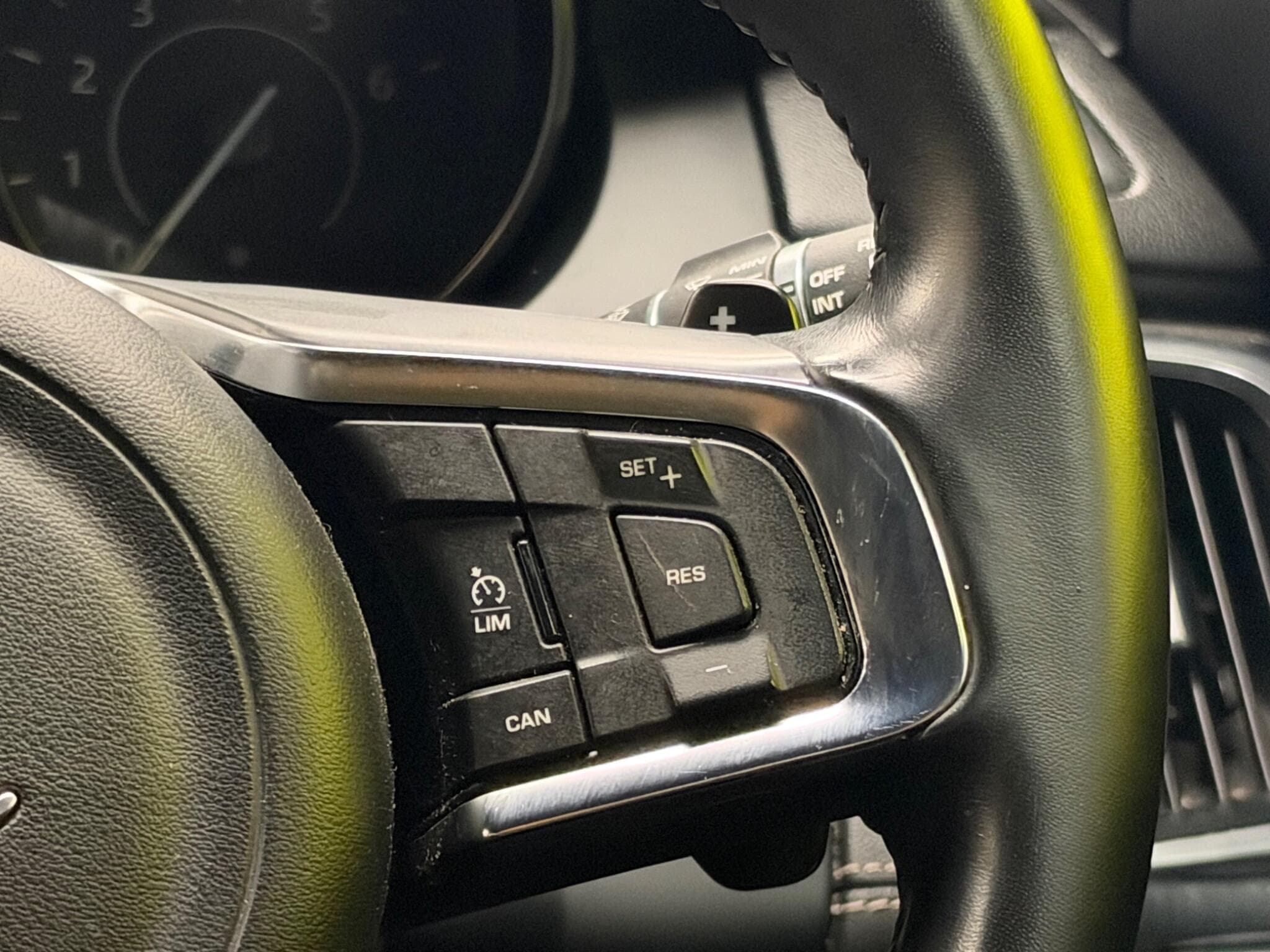 2018 Jaguar E-PACE - Thumbnail 25