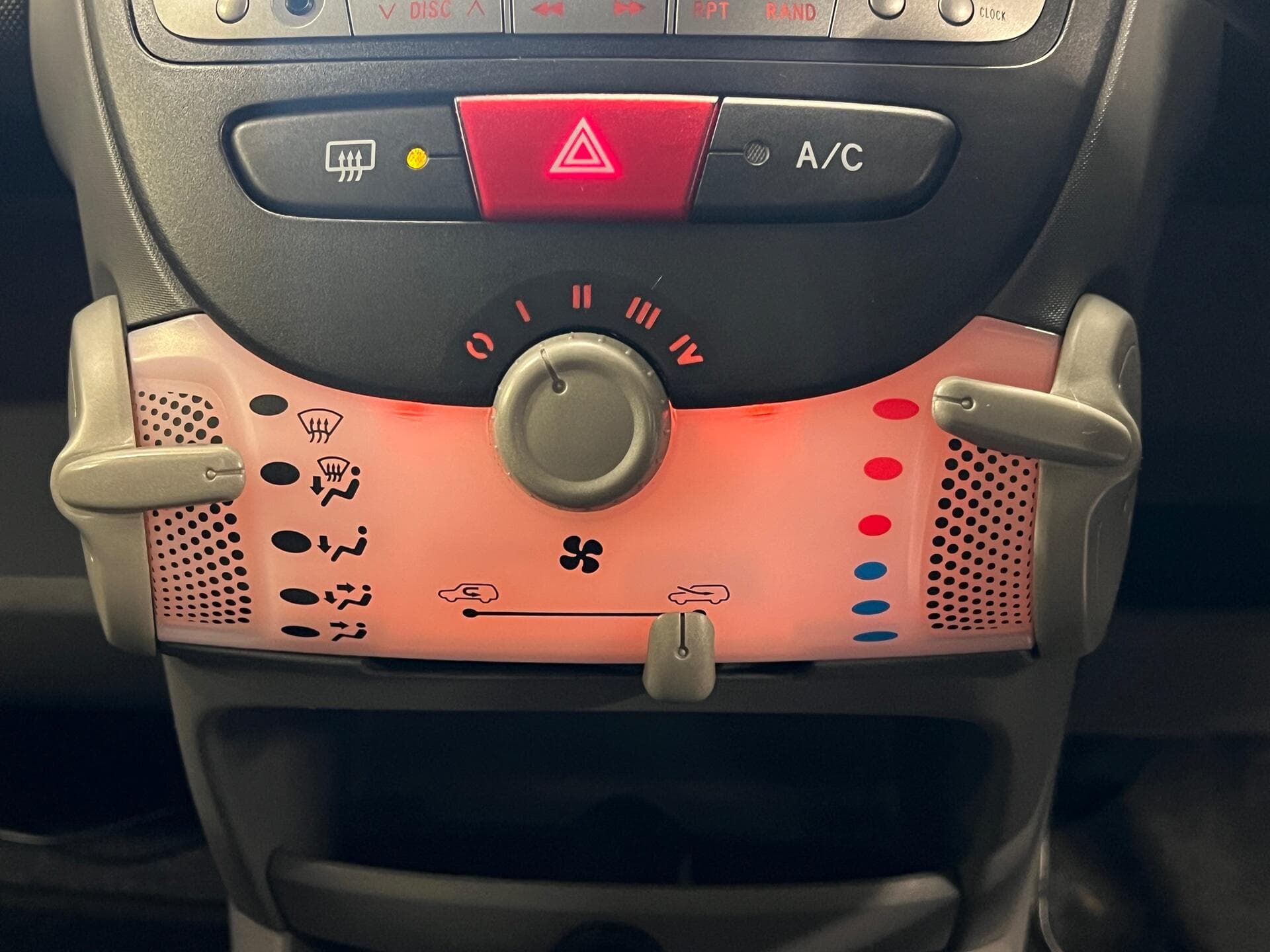2012 Citroen C1 - Thumbnail 32
