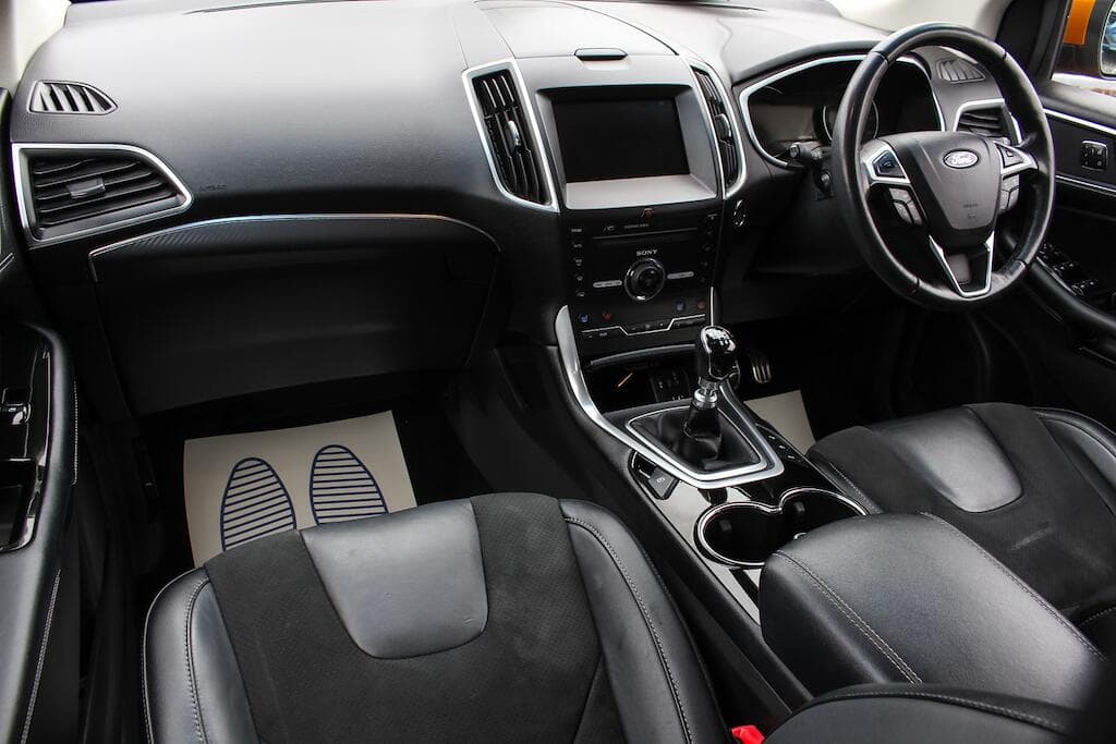 2016 Ford Edge - Thumbnail 19