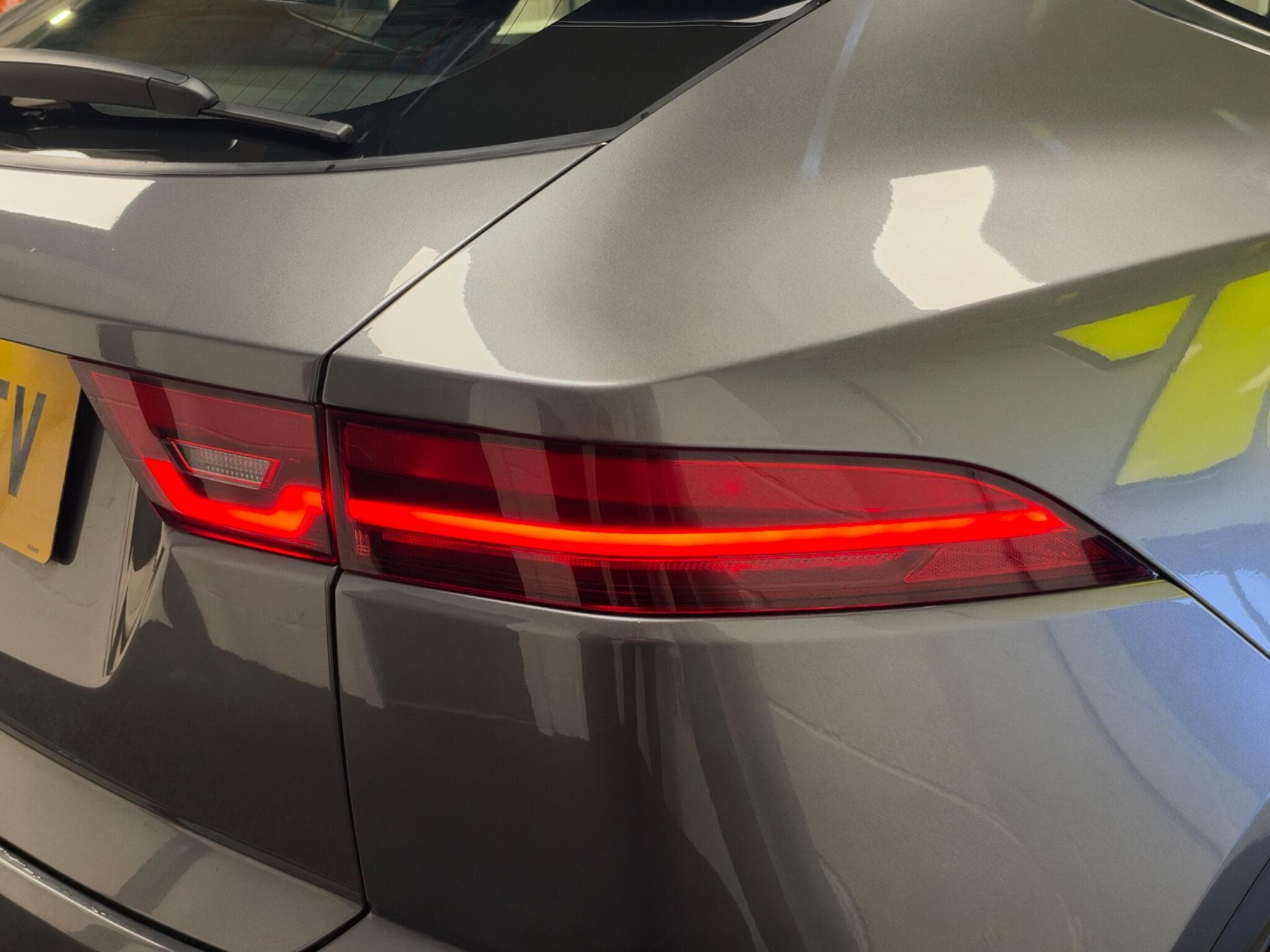 2018 Jaguar E-PACE - Thumbnail 42