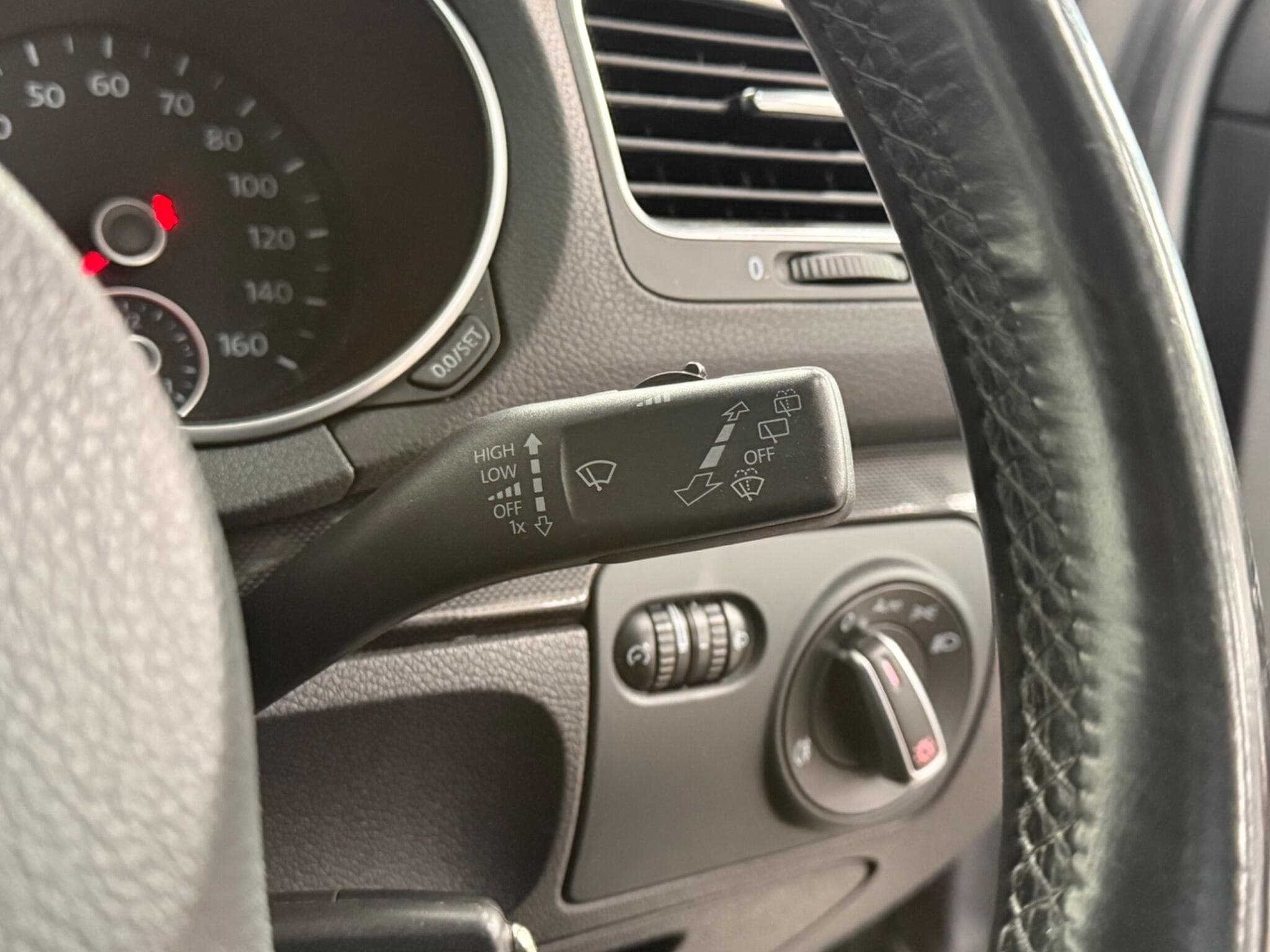 2011 Volkswagen Golf - Thumbnail 24