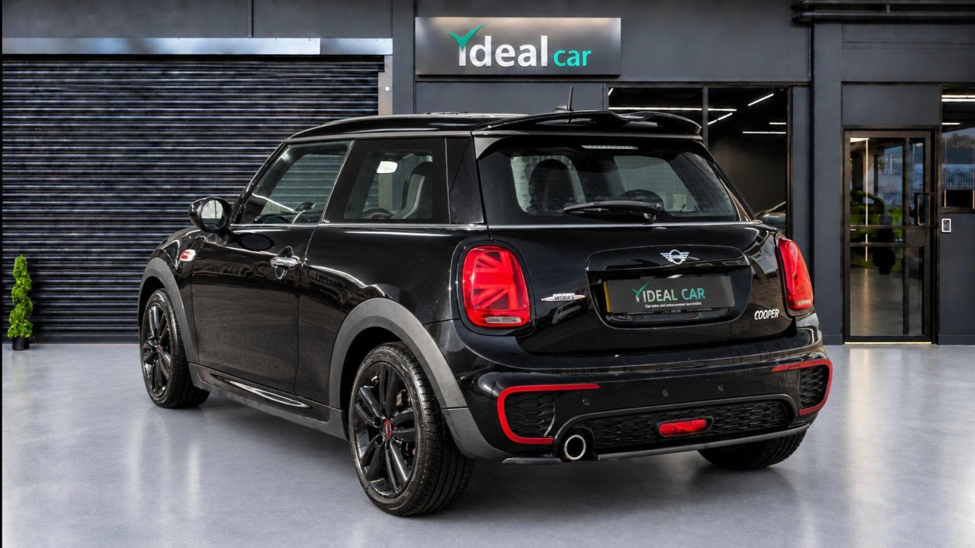 2019 MINI Hatch - Thumbnail 2