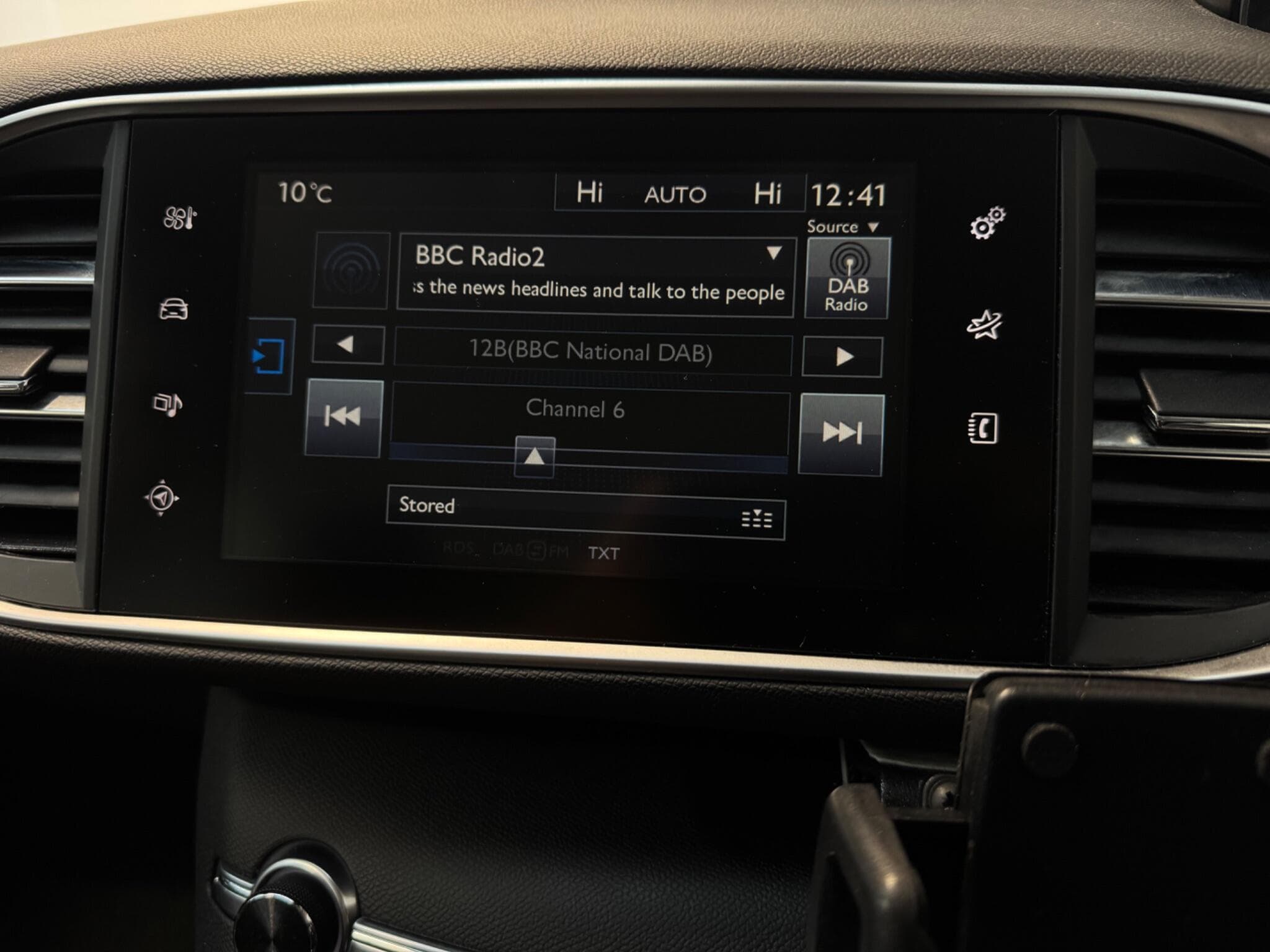 2015 Peugeot 308 - Thumbnail 13