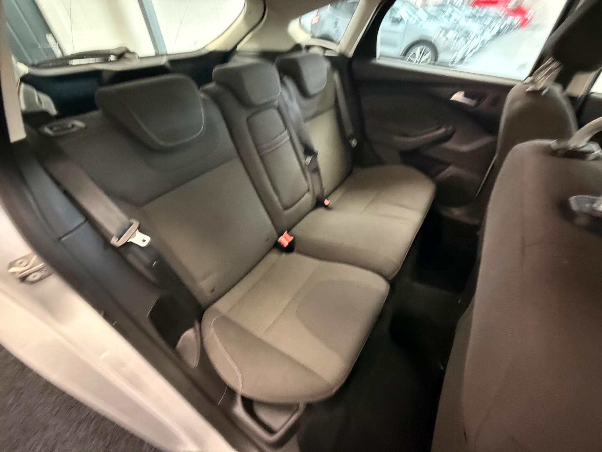 2012 Ford Focus - Thumbnail 24
