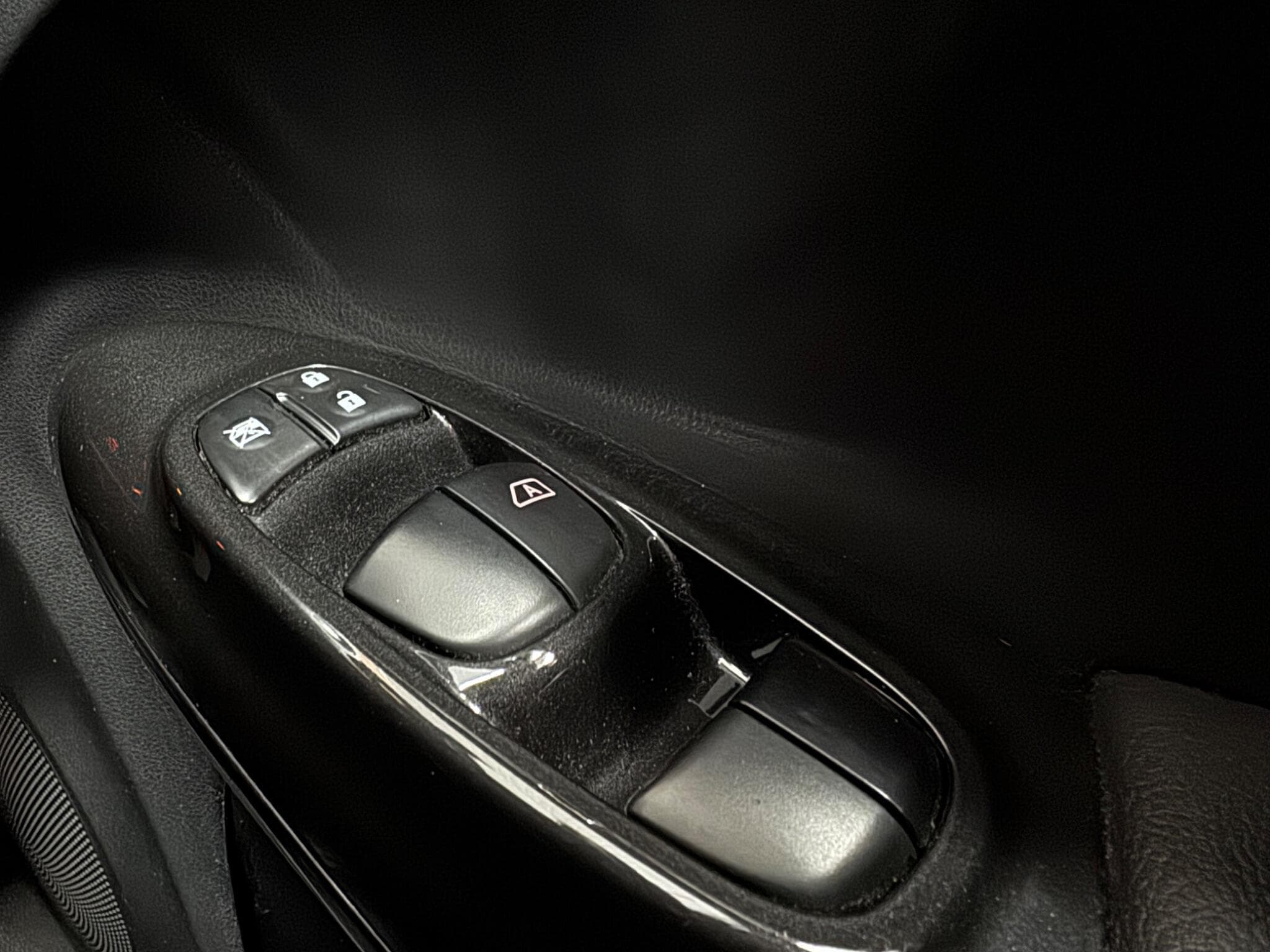 2016 Nissan Juke - Thumbnail 25