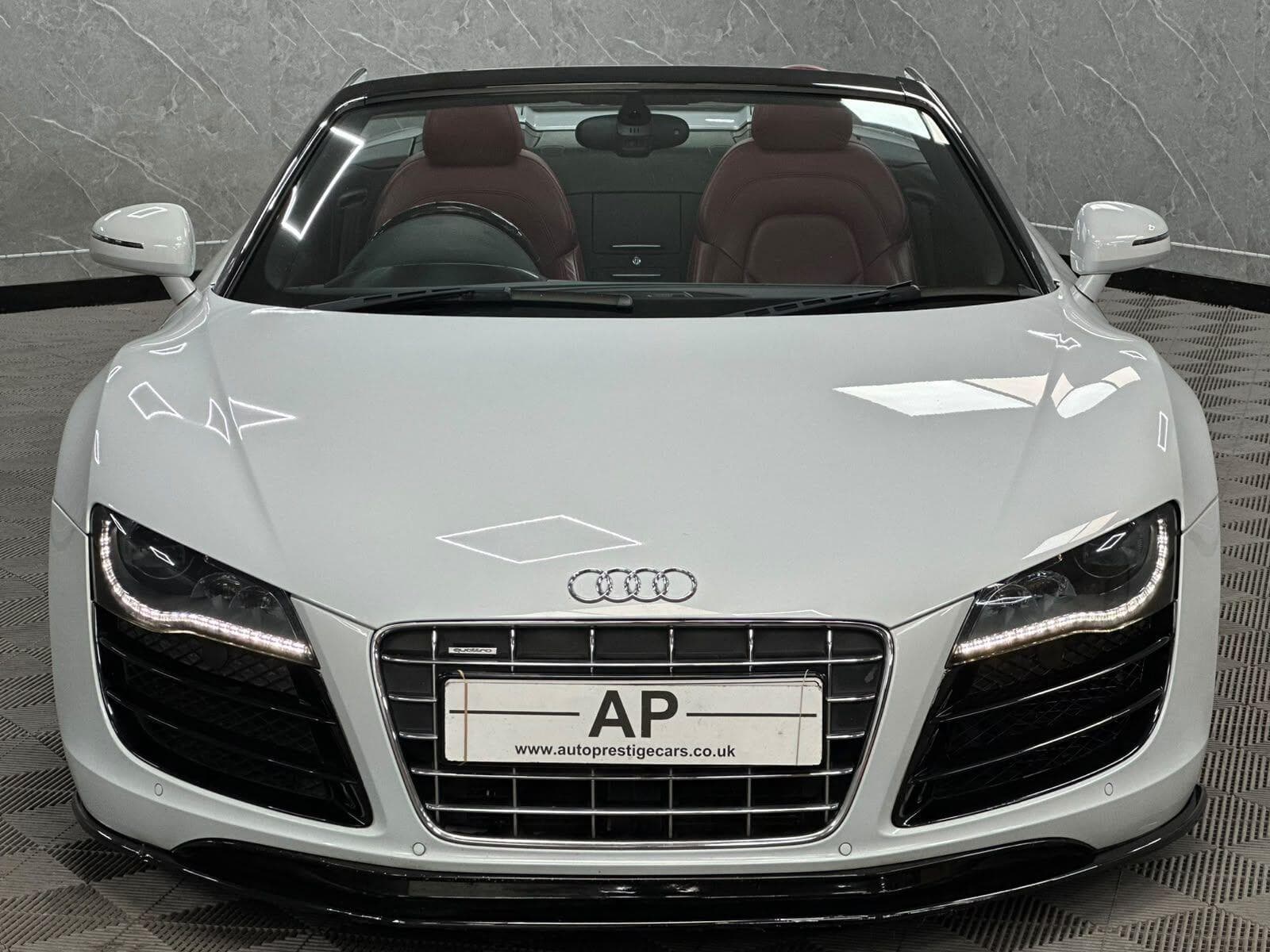 2010 Audi R8 - Thumbnail 28