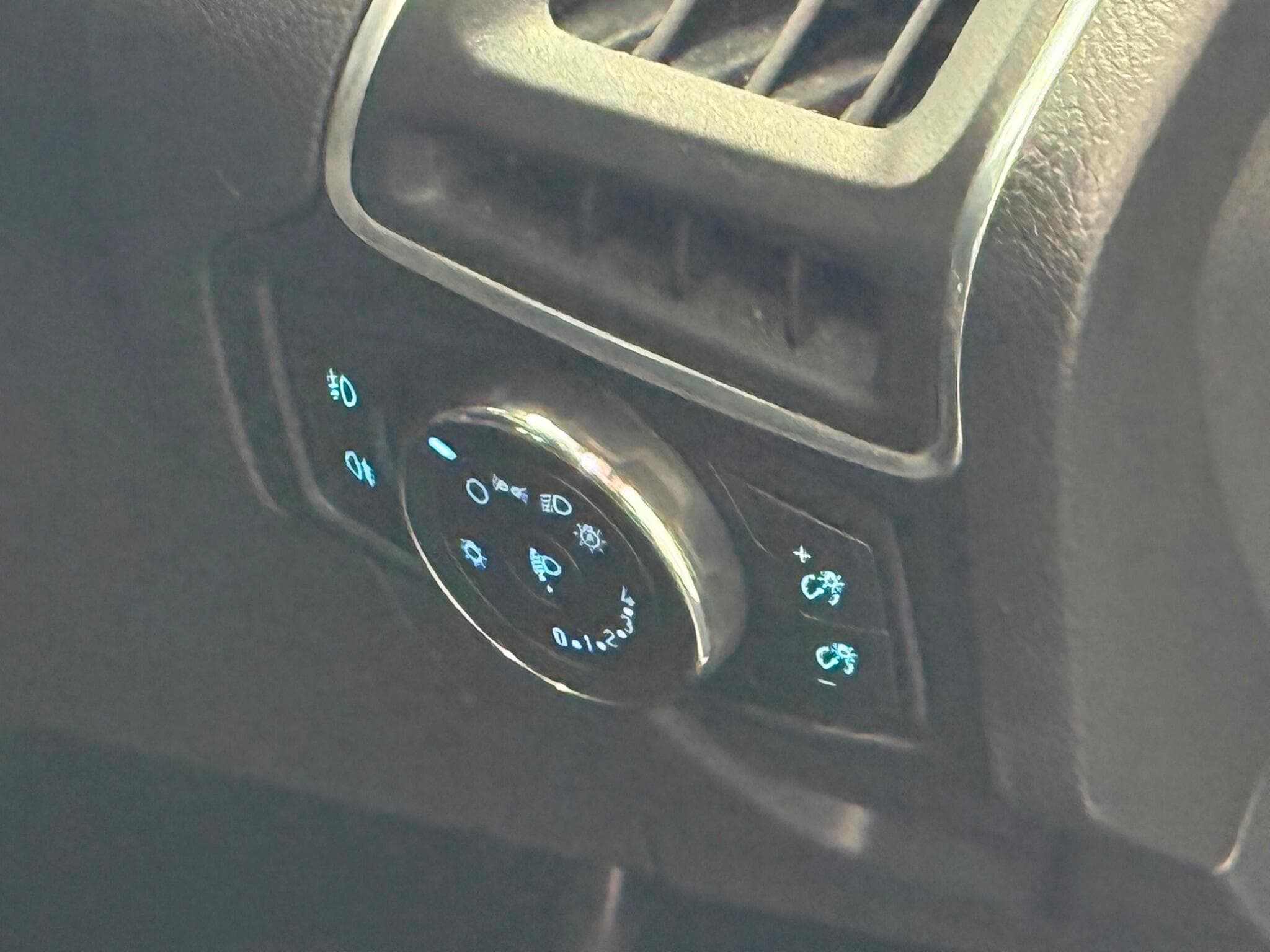 2012 Ford Focus - Thumbnail 27