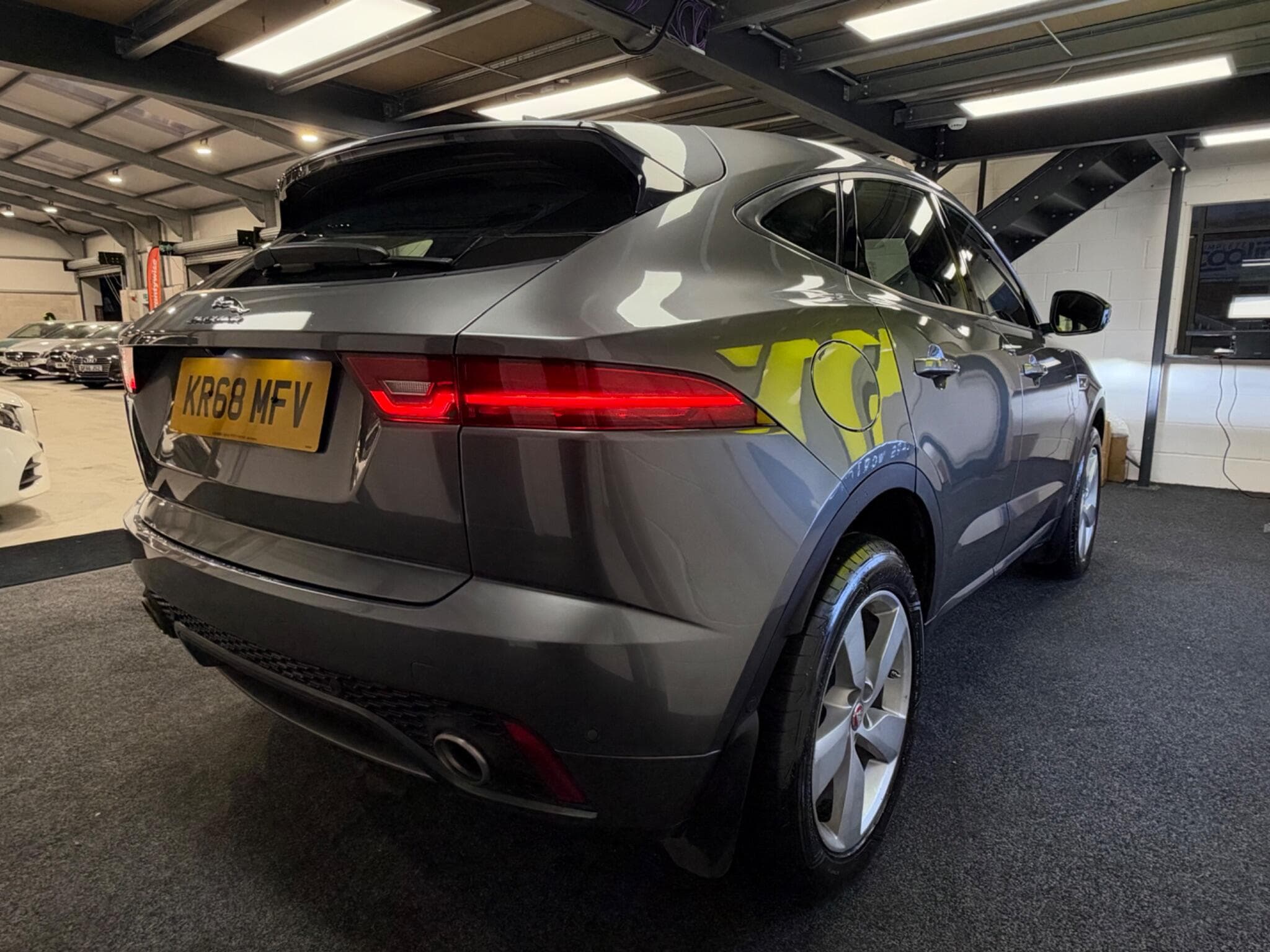 2018 Jaguar E-PACE - Thumbnail 12