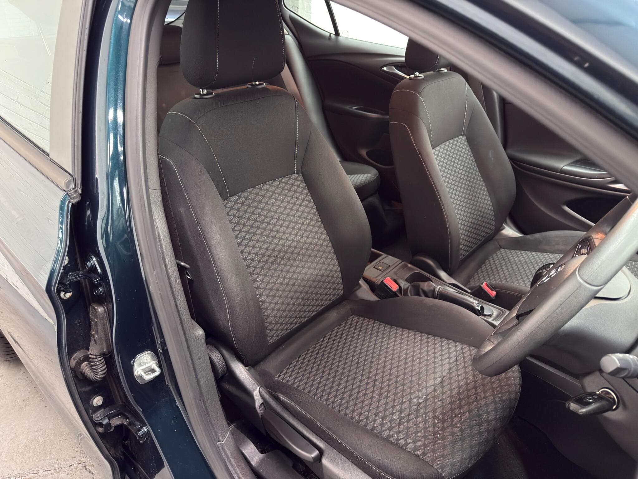 2016 Vauxhall Astra - Thumbnail 12