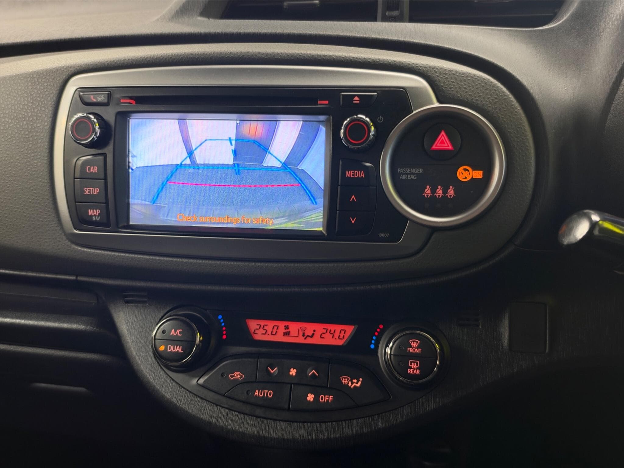 2014 Toyota Yaris - Thumbnail 31