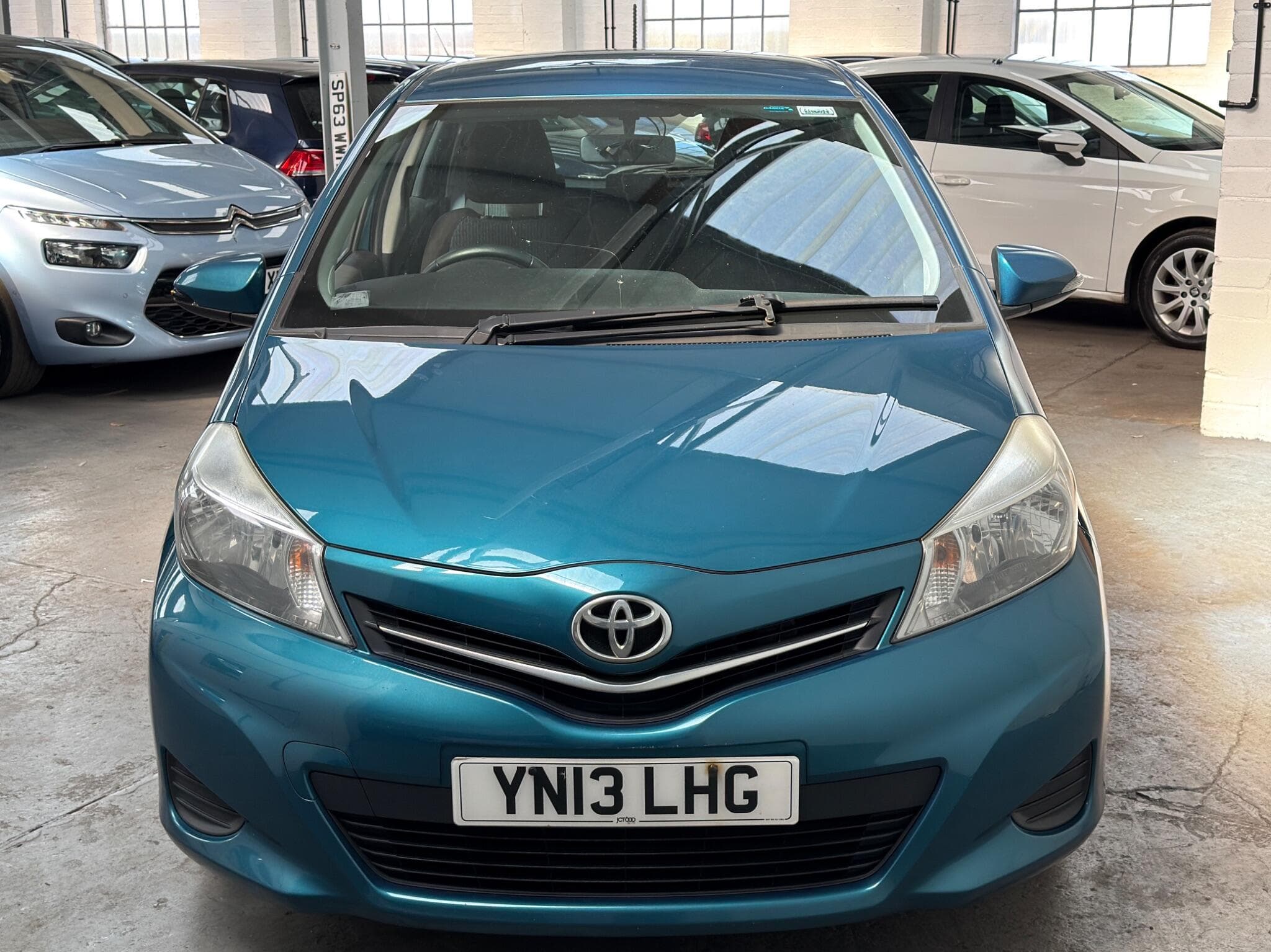 2013 Toyota Yaris - Image 2